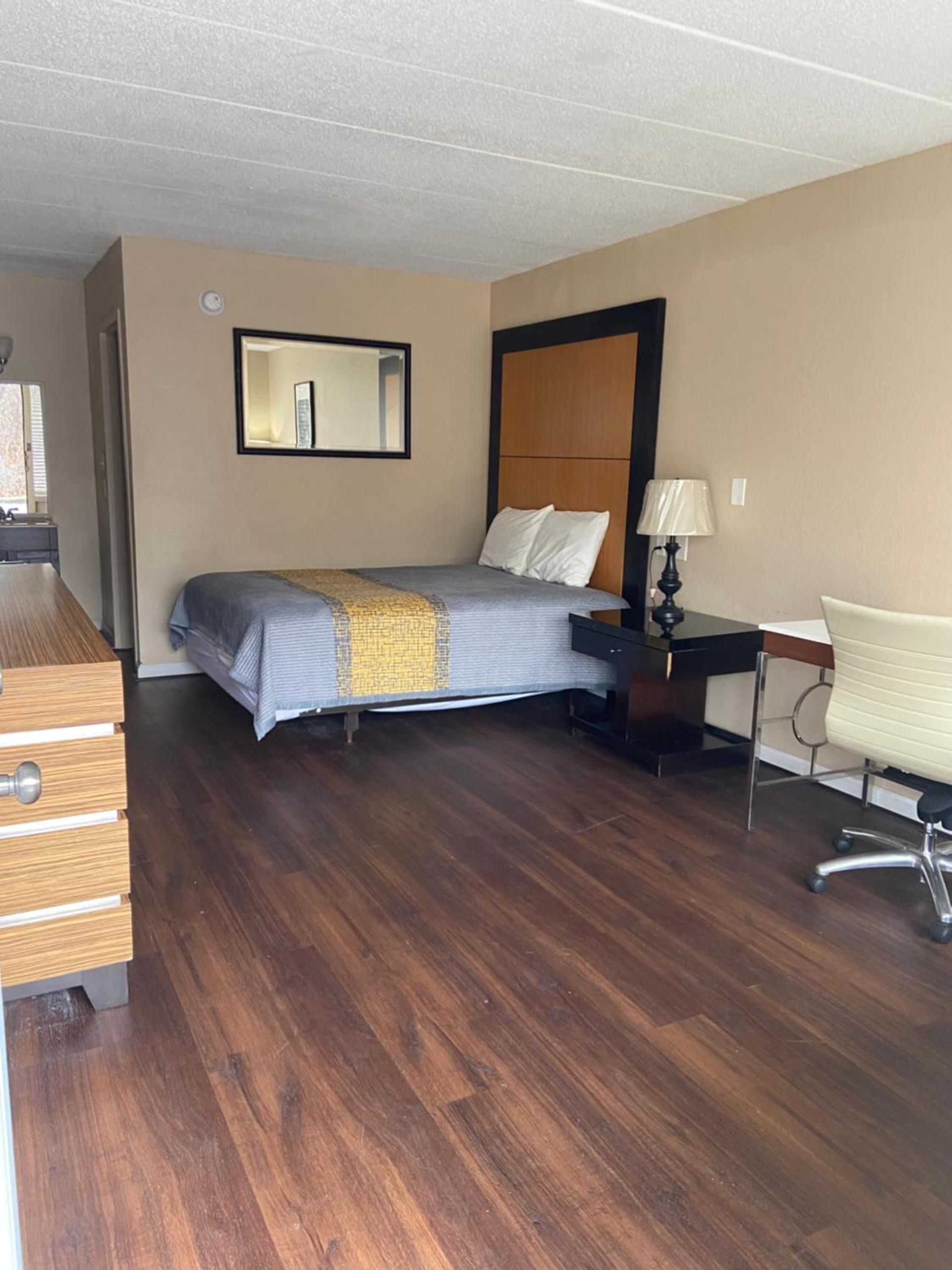 APM Inn and Suites photo 37