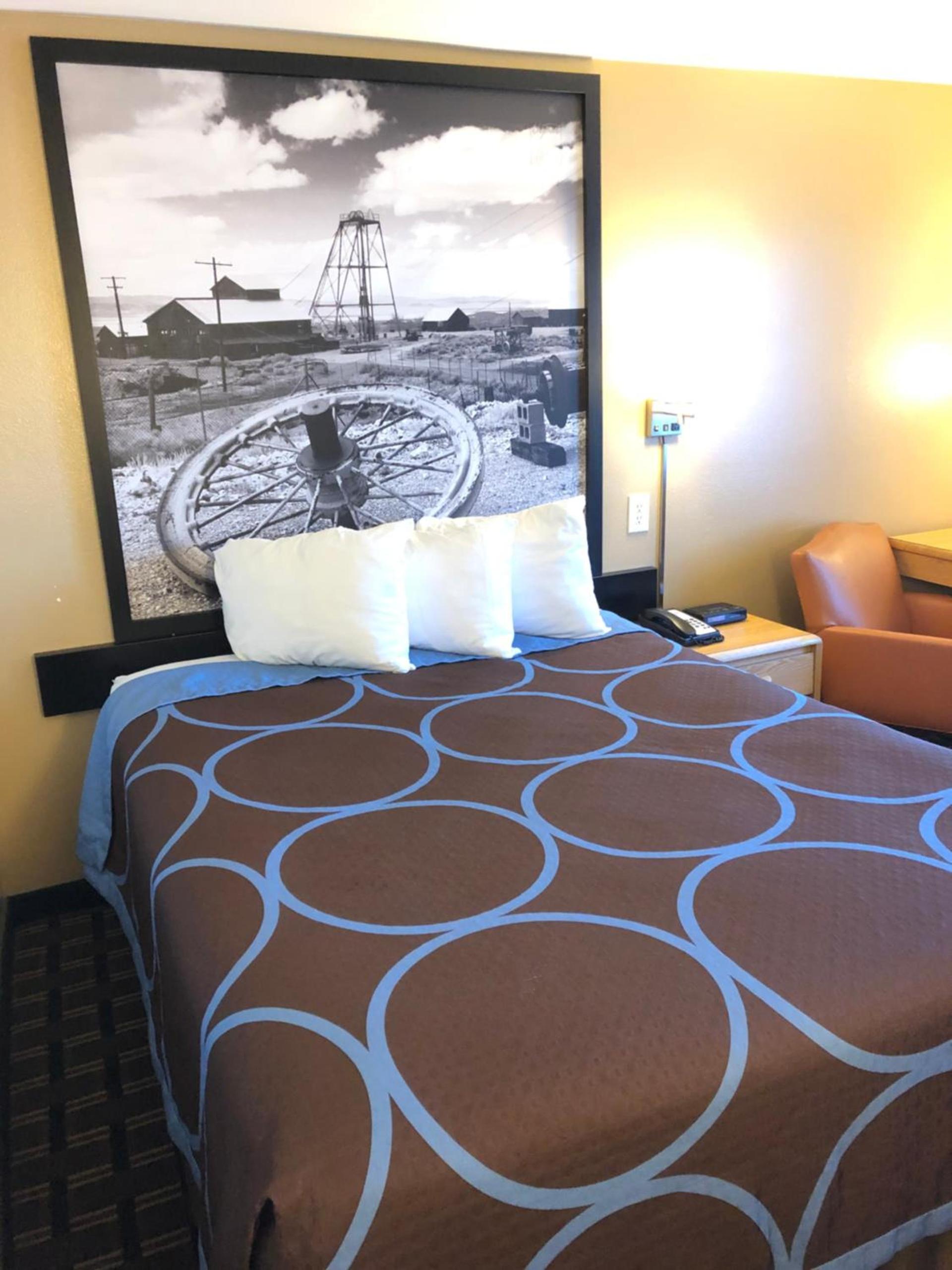 Super 8 by Wyndham Carson City Lake Tahoe photo 18