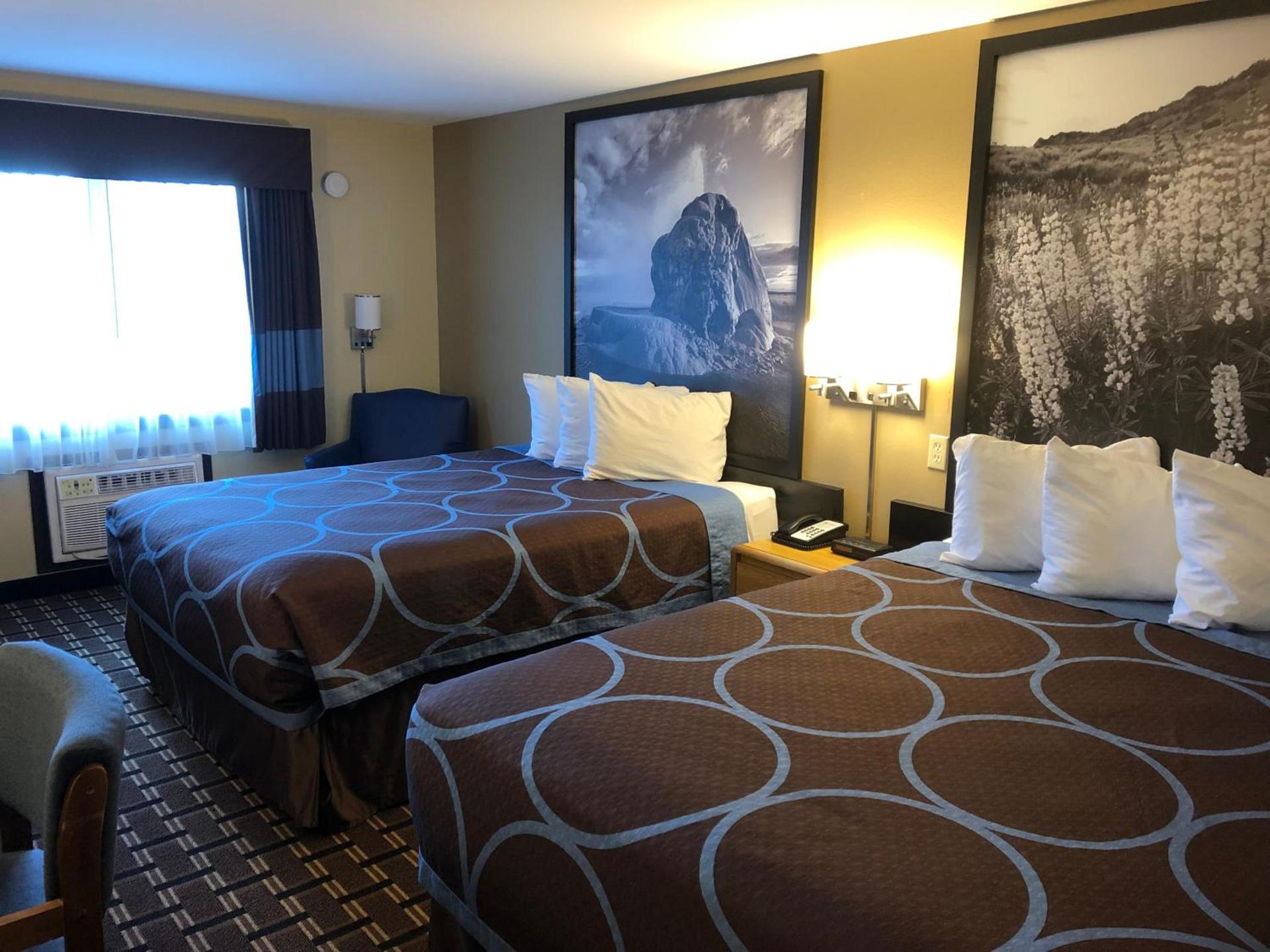 Super 8 by Wyndham Carson City Lake Tahoe photo 11
