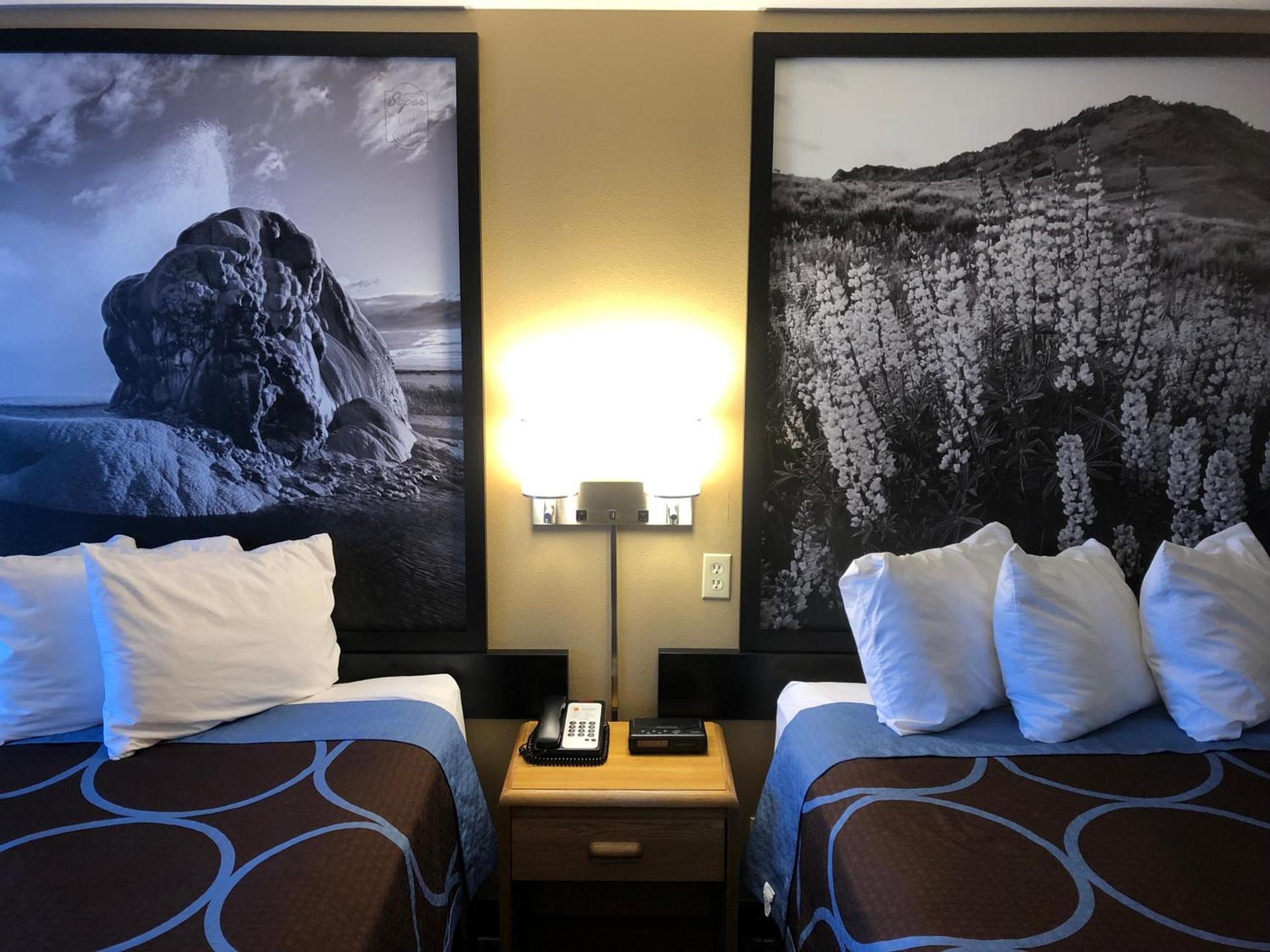 Super 8 by Wyndham Carson City Lake Tahoe photo 21