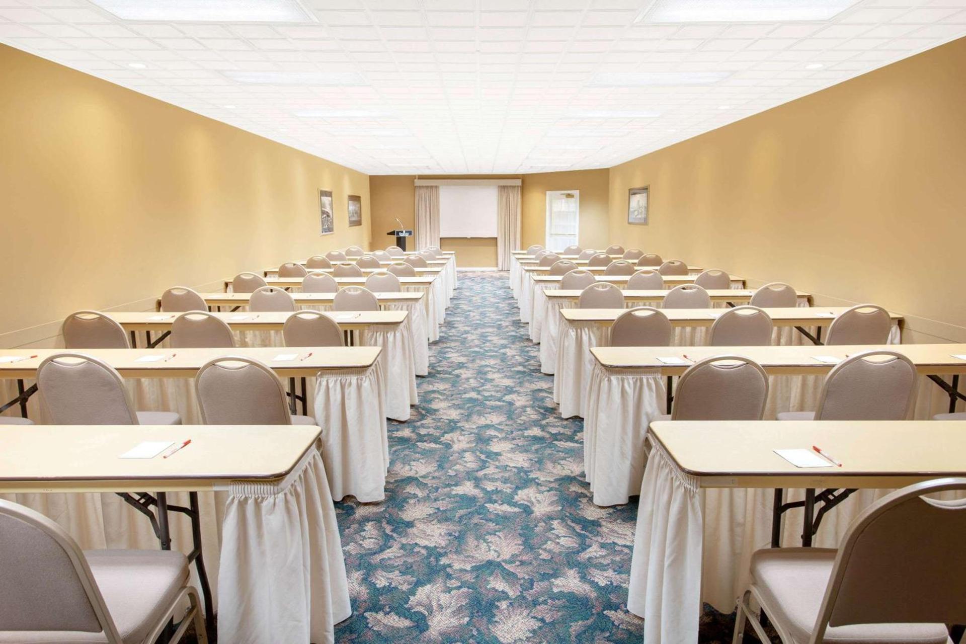 Clarion Hotel & Conference Center Lewiston photo 48