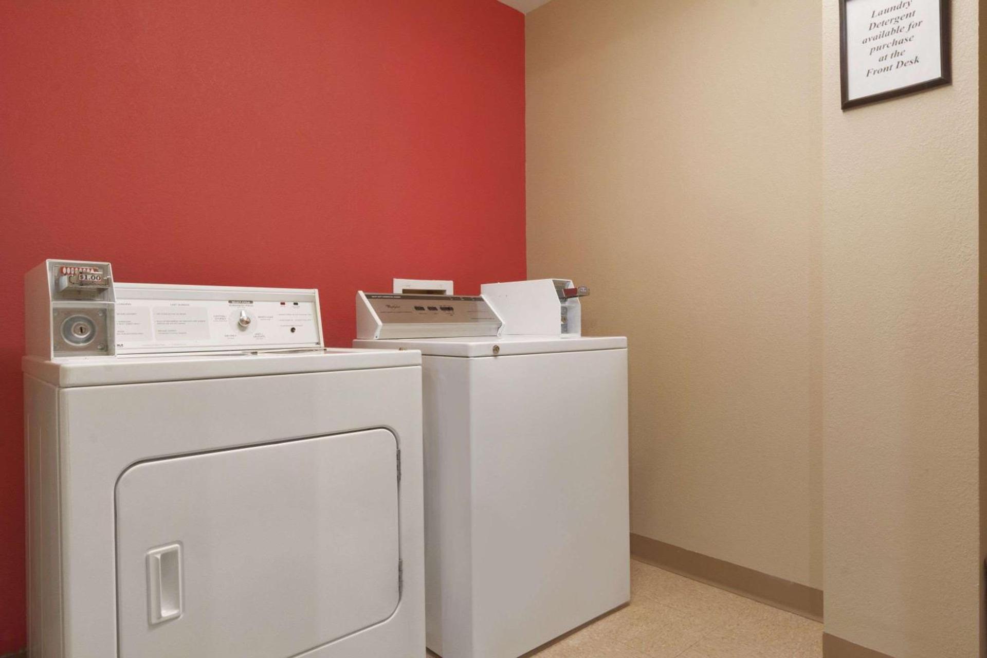 Ramada by Wyndham Raleigh photo 14
