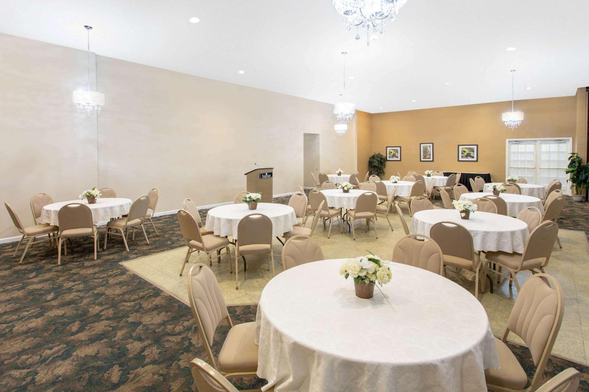 Clarion Hotel & Conference Center Lewiston photo 41