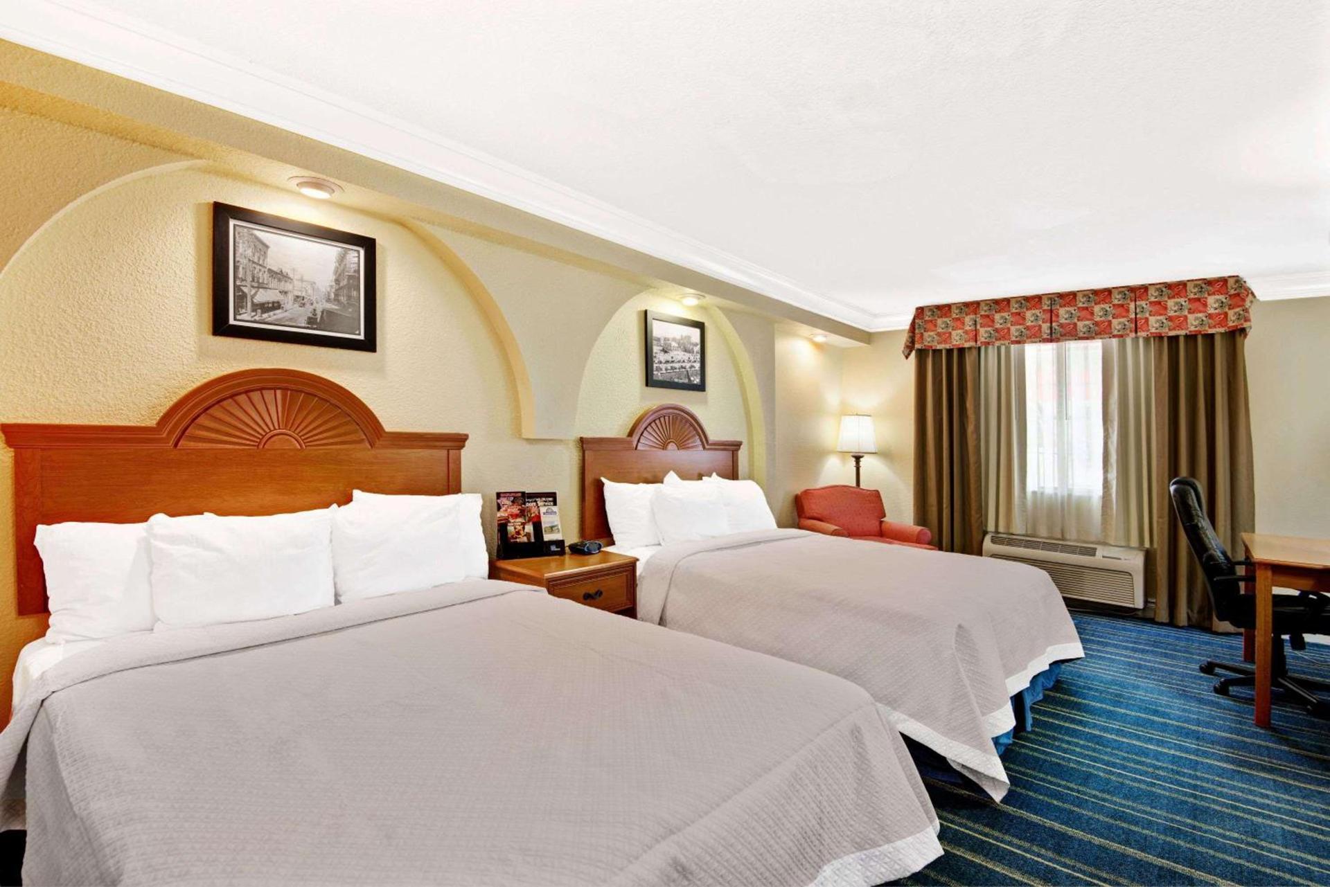 Days Inn by Wyndham San Antonio Airport photo 5