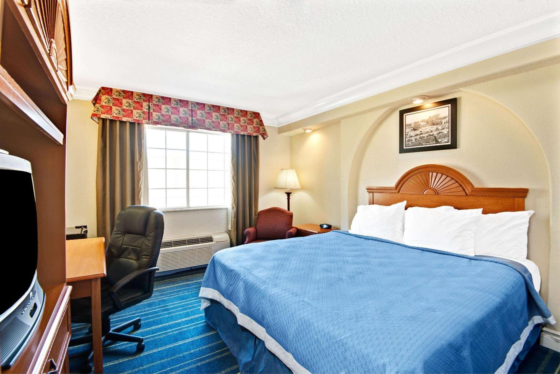 Days Inn by Wyndham San Antonio Airport photo 6