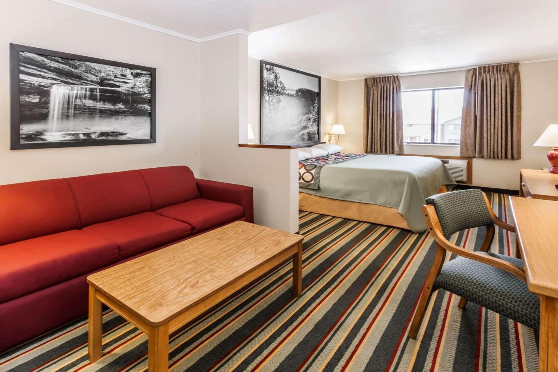 Super 8 by Wyndham Ottawa Starved Rock photo 18