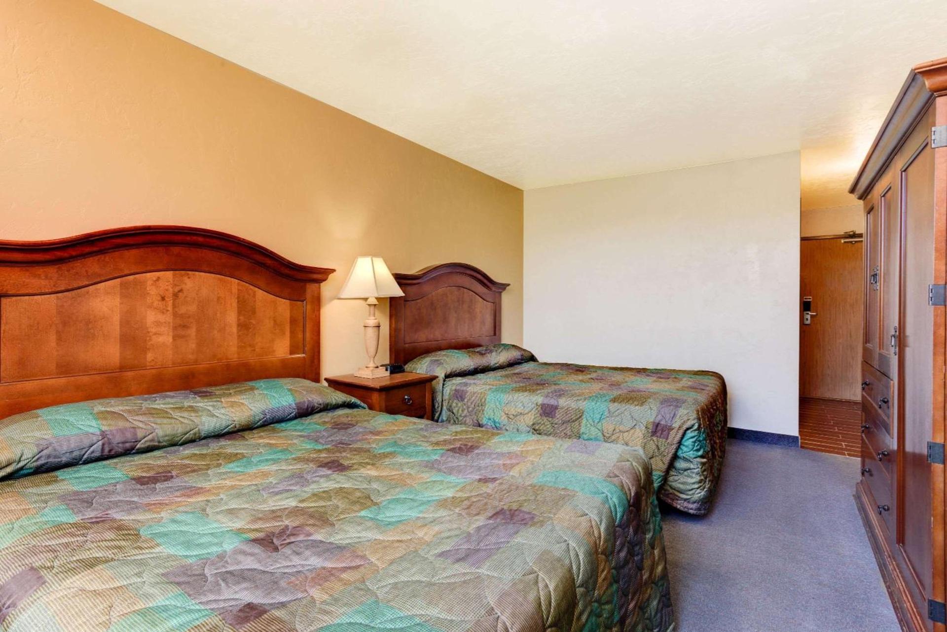 Super 8 by Wyndham Klamath Falls photo 11