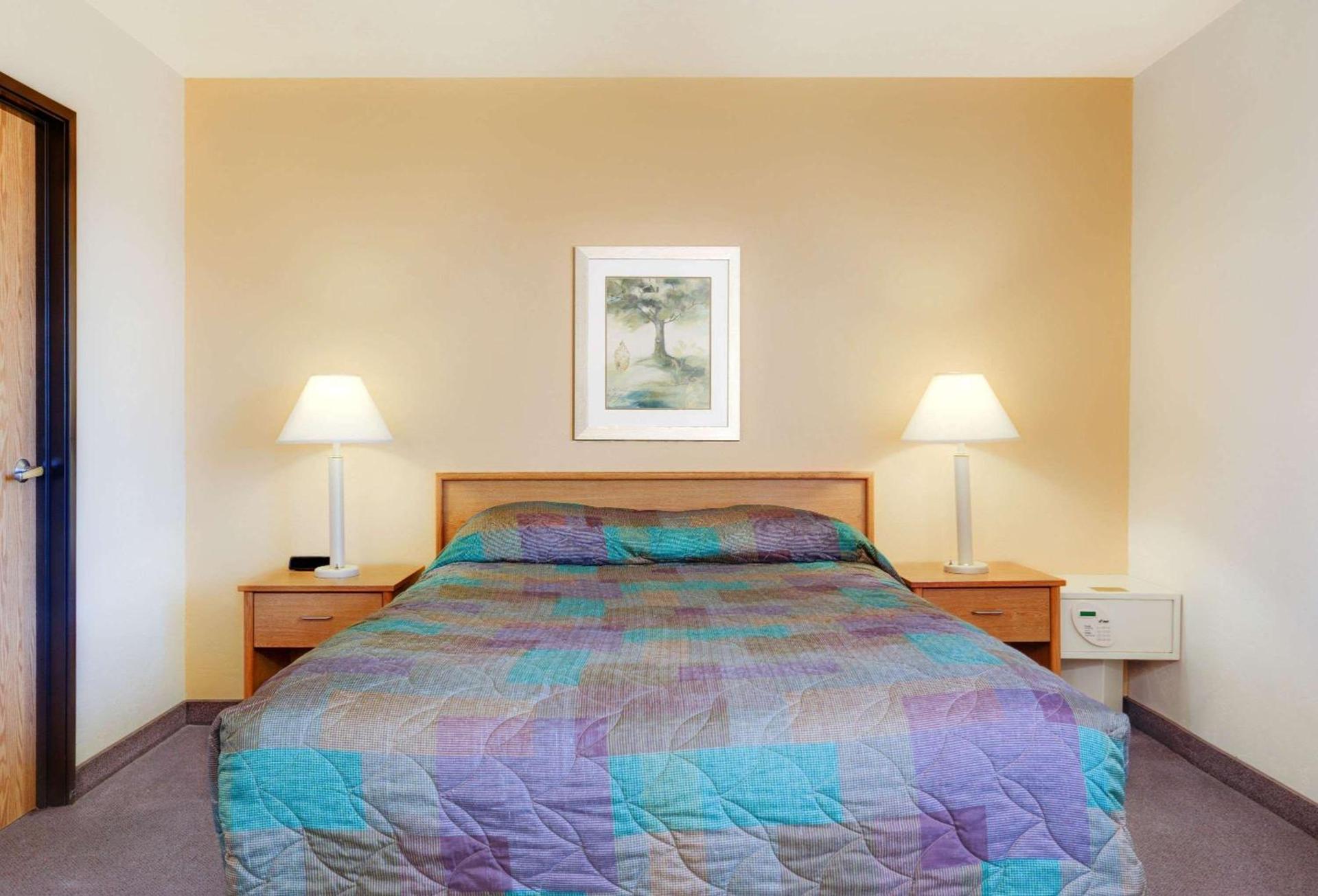 Super 8 by Wyndham Klamath Falls photo 7