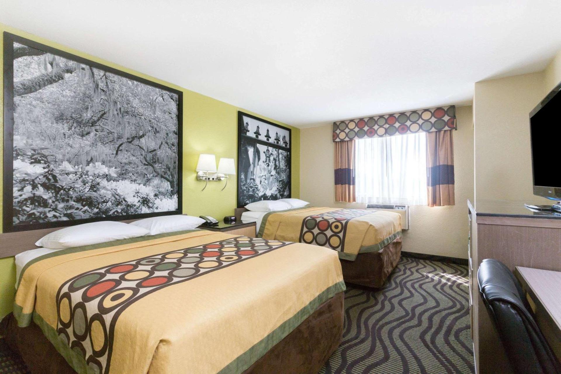 Super 8 by Wyndham Brunswick/St Simons Island Area photo 27