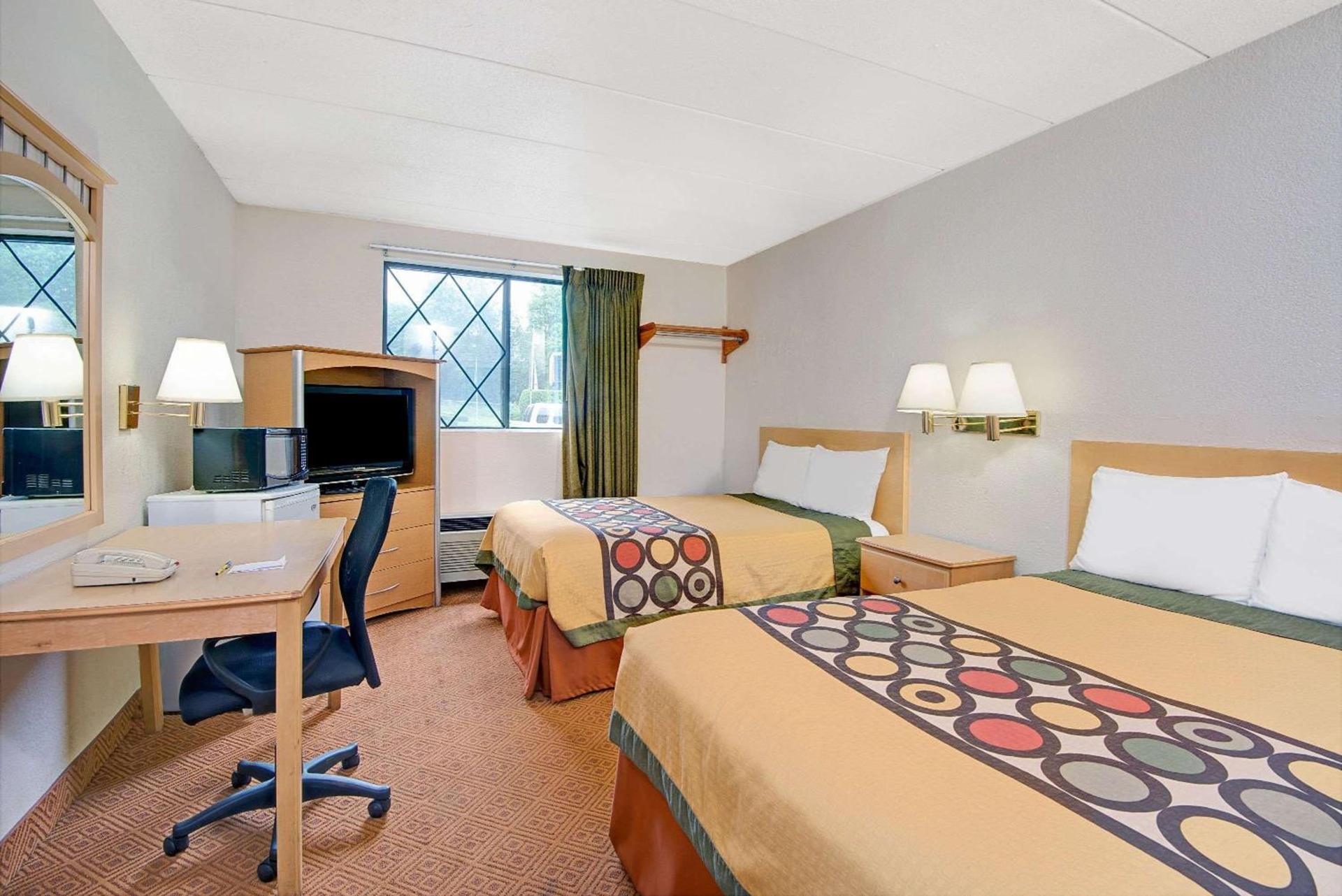 Super 8 by Wyndham Stamford/New York City Area photo 4