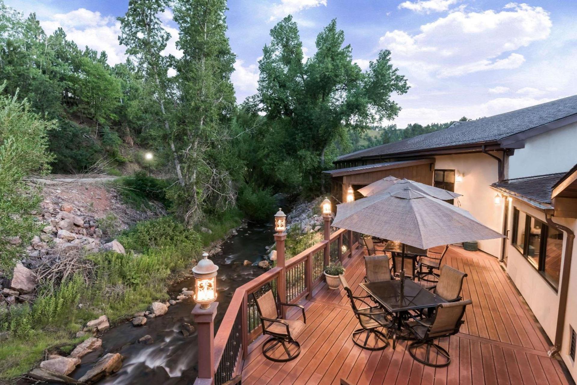 Super 8 by Wyndham Deadwood Black Hills Area photo 17