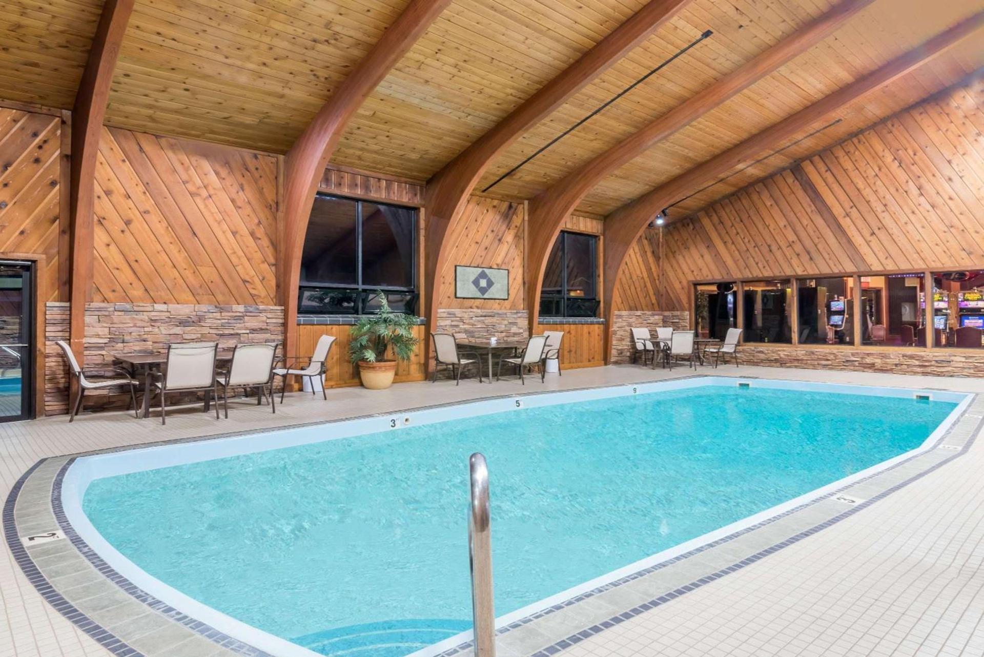 Super 8 by Wyndham Deadwood Black Hills Area photo 3