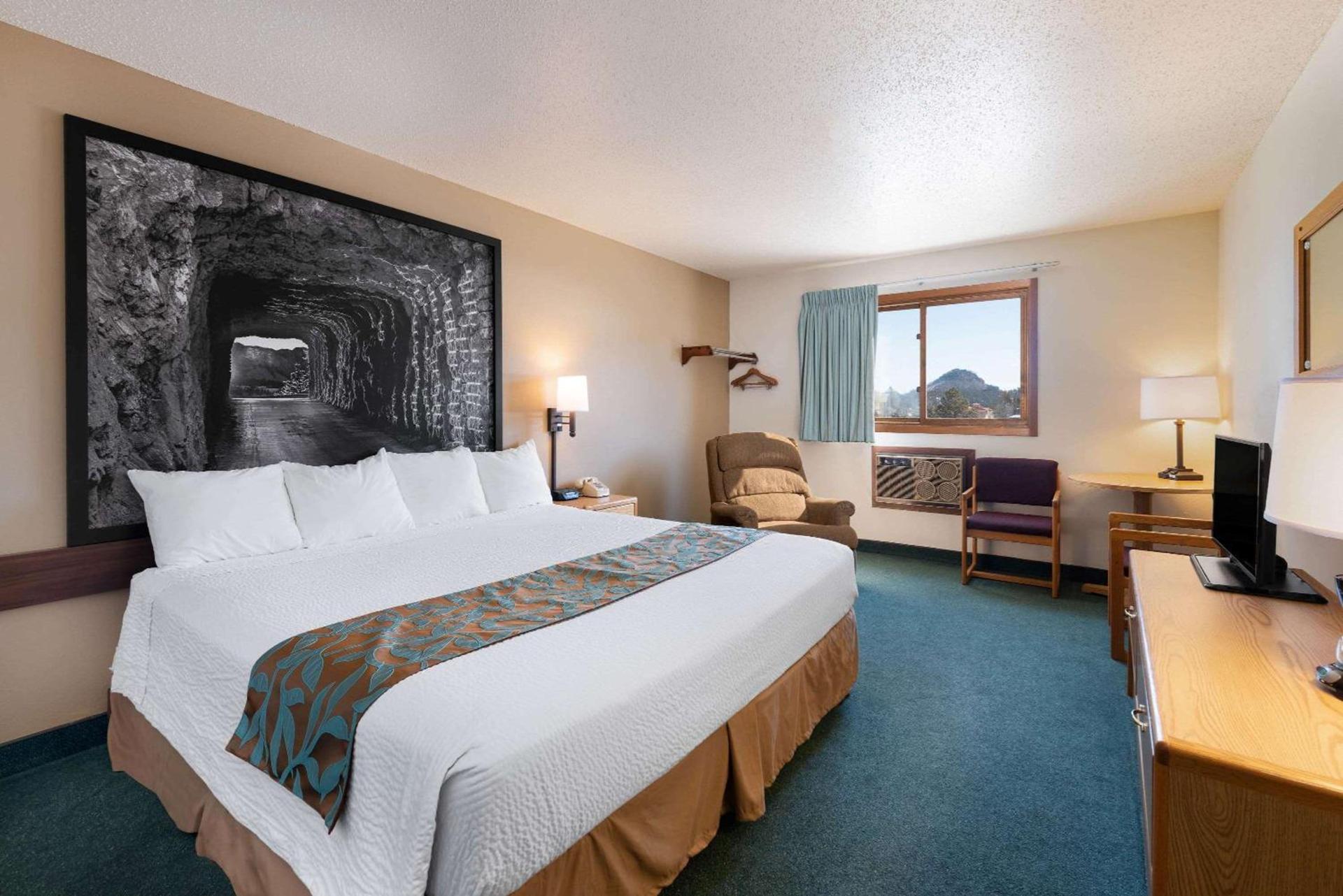 Super 8 by Wyndham Hill City/Mt Rushmore/ Area photo 23