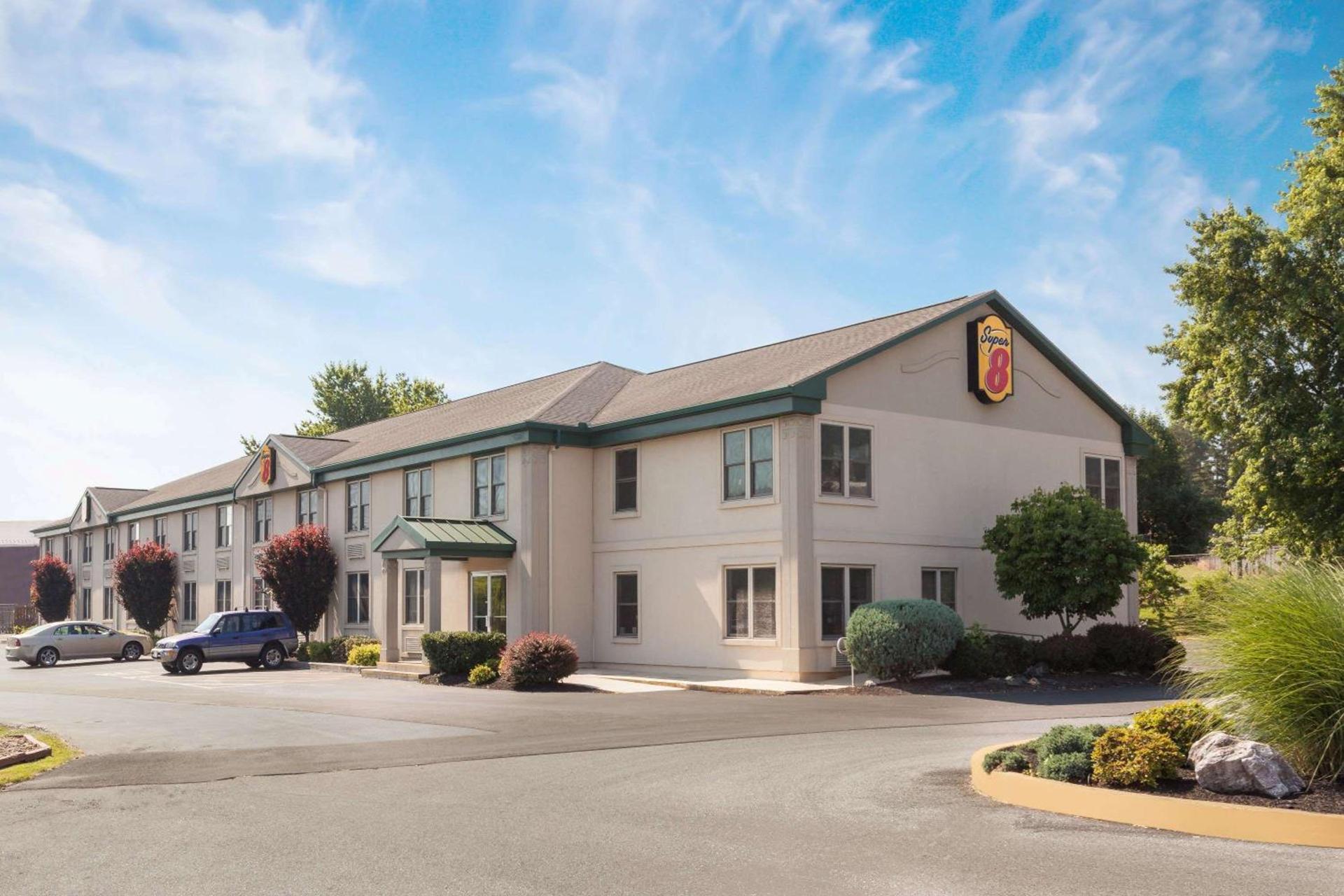 Super 8 by Wyndham Harrisburg Hershey West photo 4