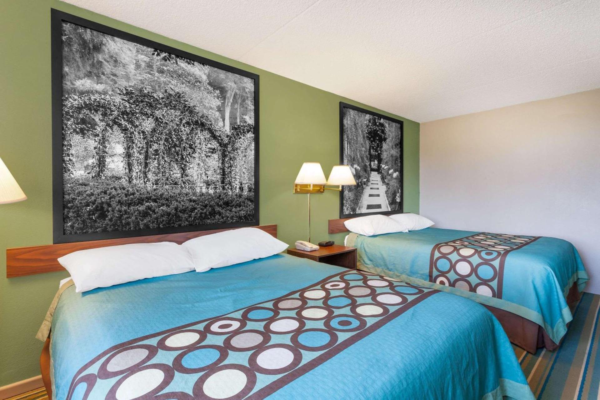 Super 8 by Wyndham Harrisburg Hershey West photo 10