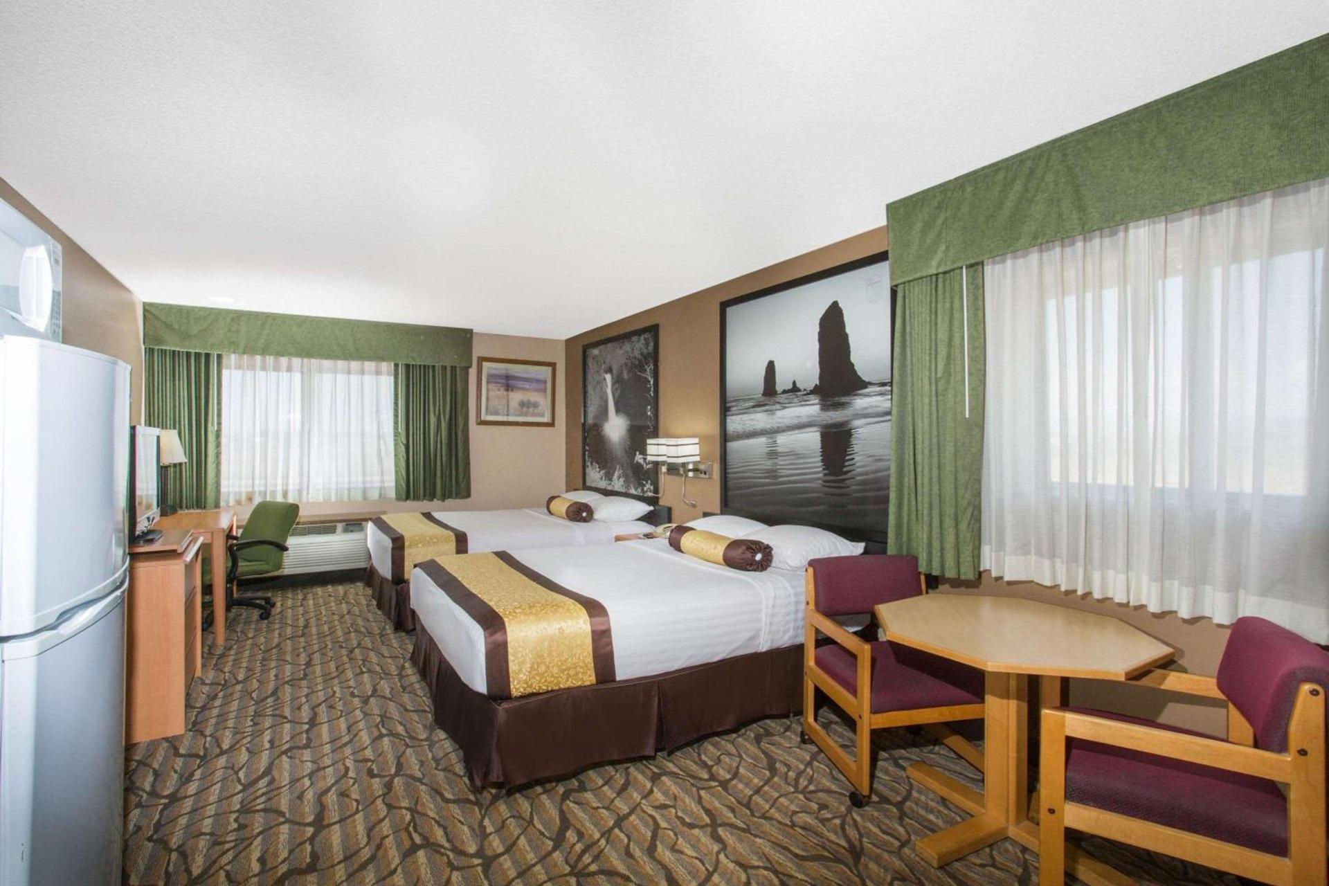 Super 8 by Wyndham Baker City photo 10