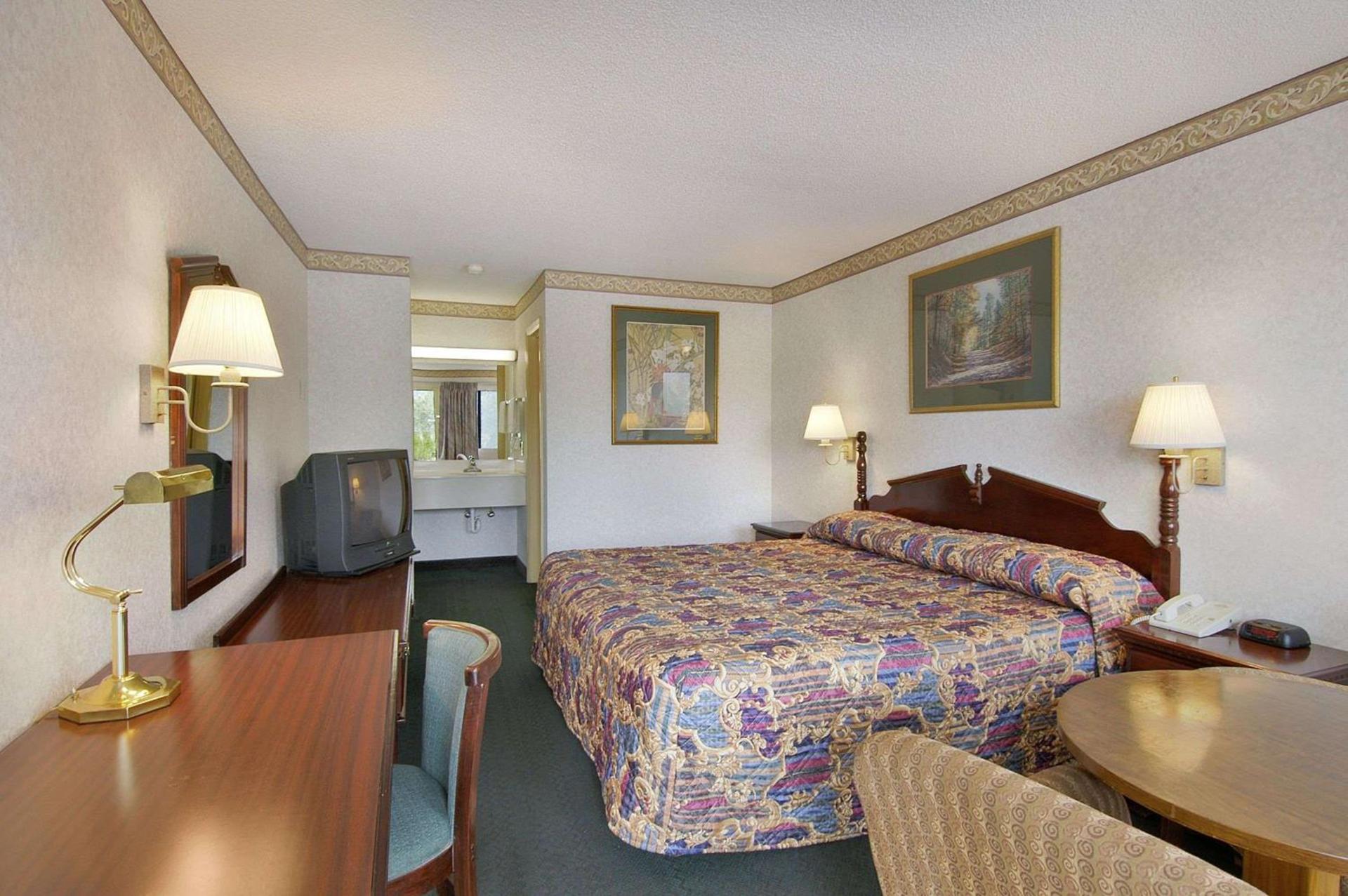 Days Inn by Wyndham Cartersville photo 6