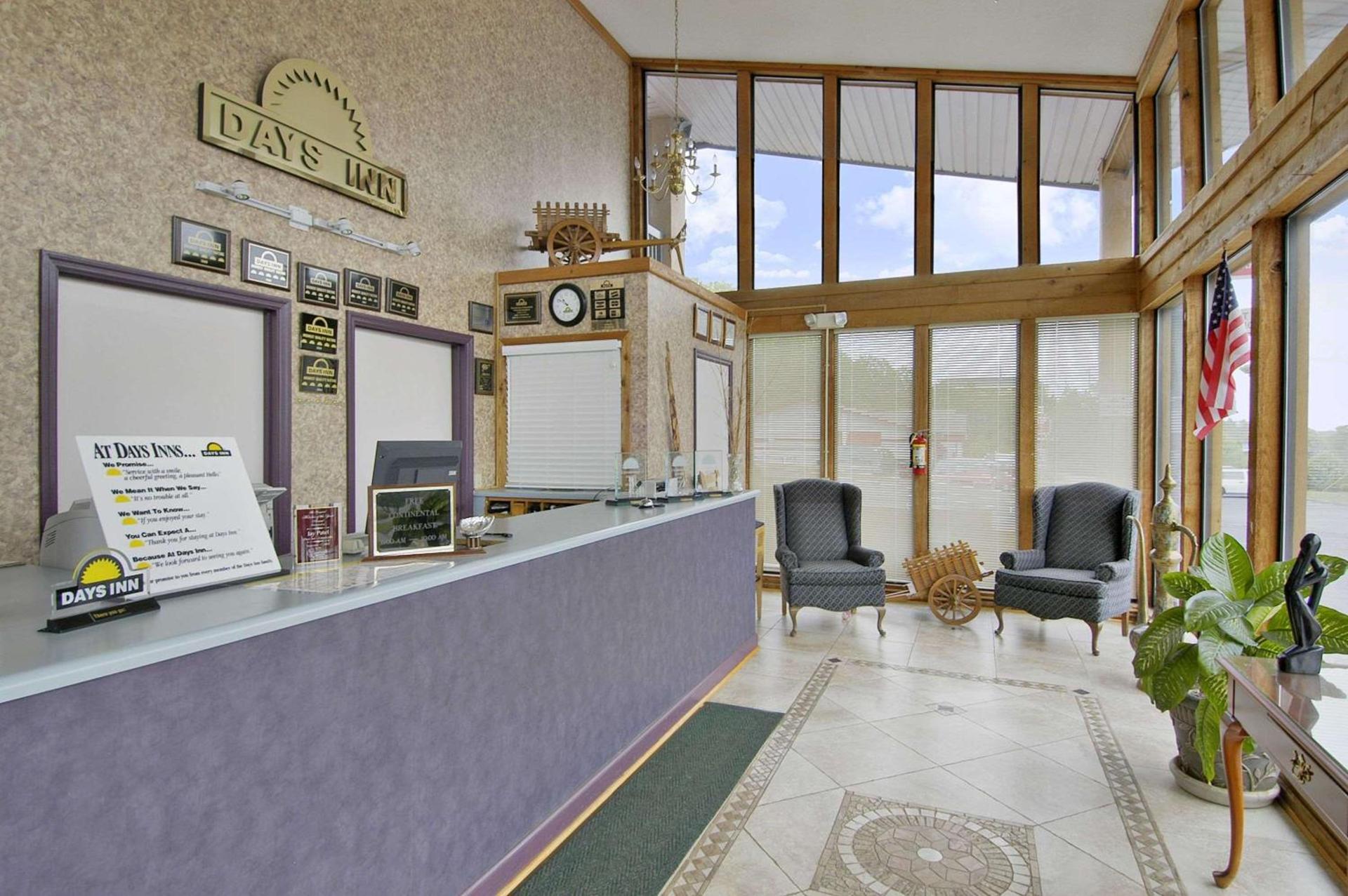 Days Inn by Wyndham Cartersville photo 2