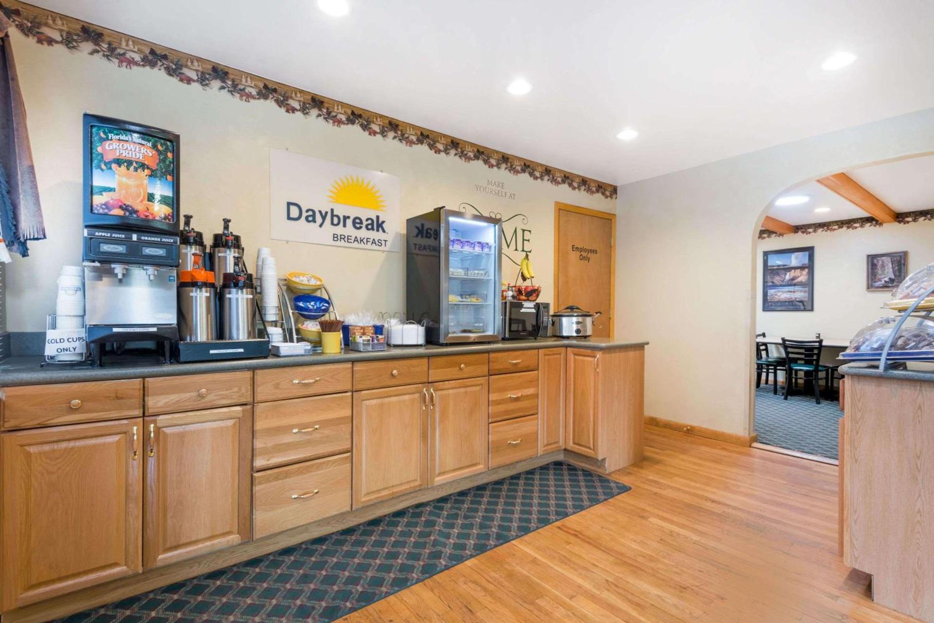 Days Inn by Wyndham Worland photo 29