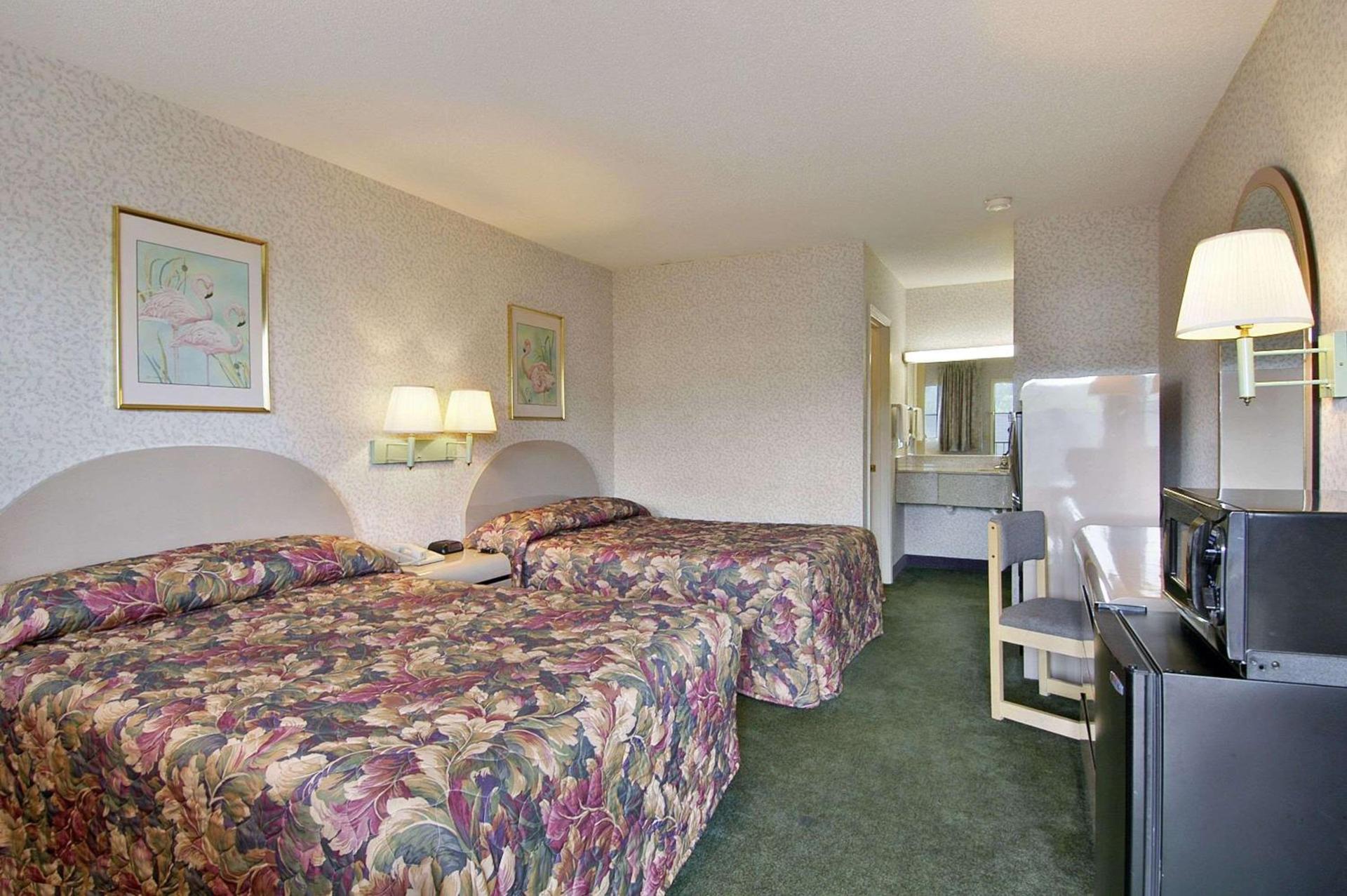 Days Inn by Wyndham Cartersville photo 4
