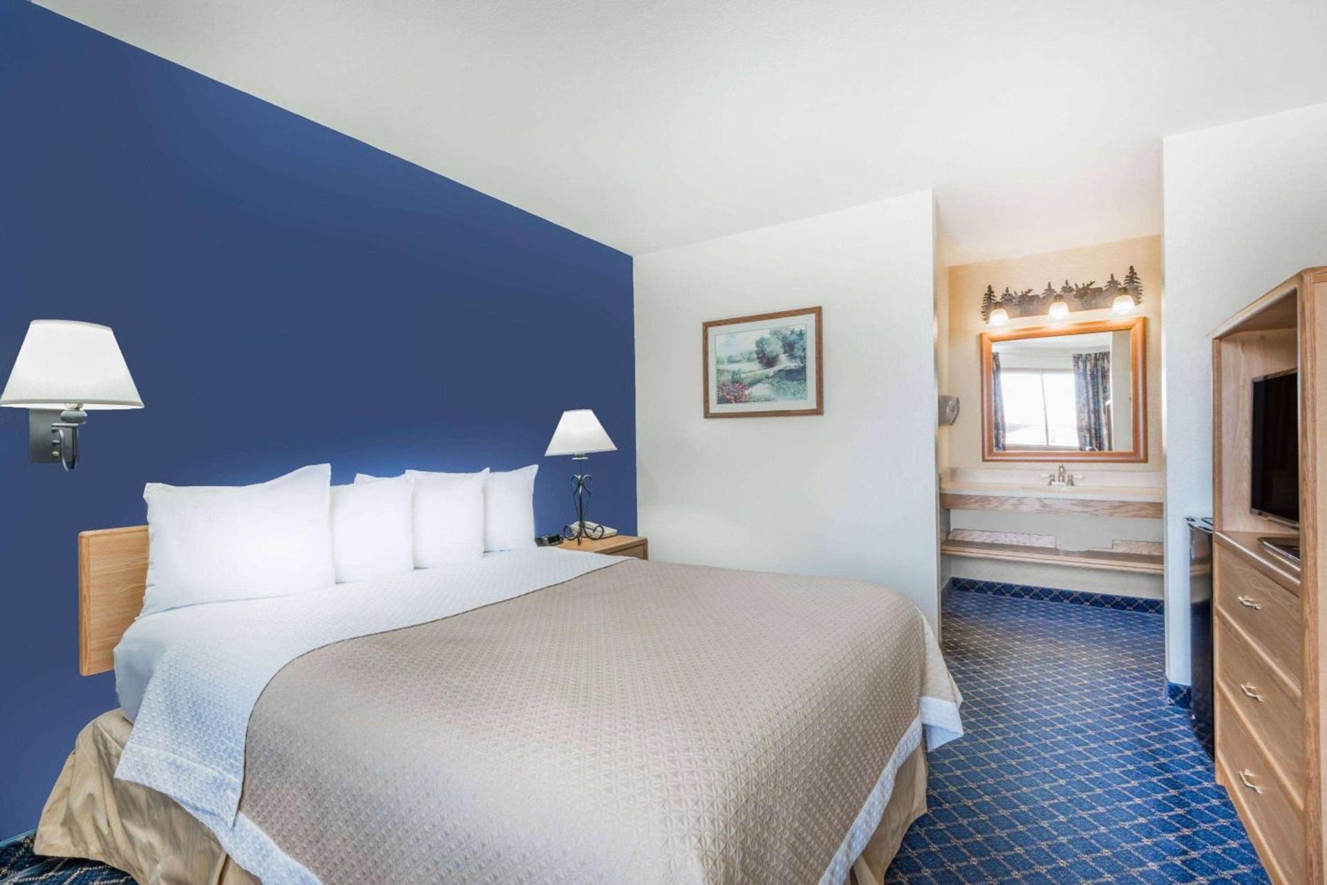 Days Inn by Wyndham Worland photo 22