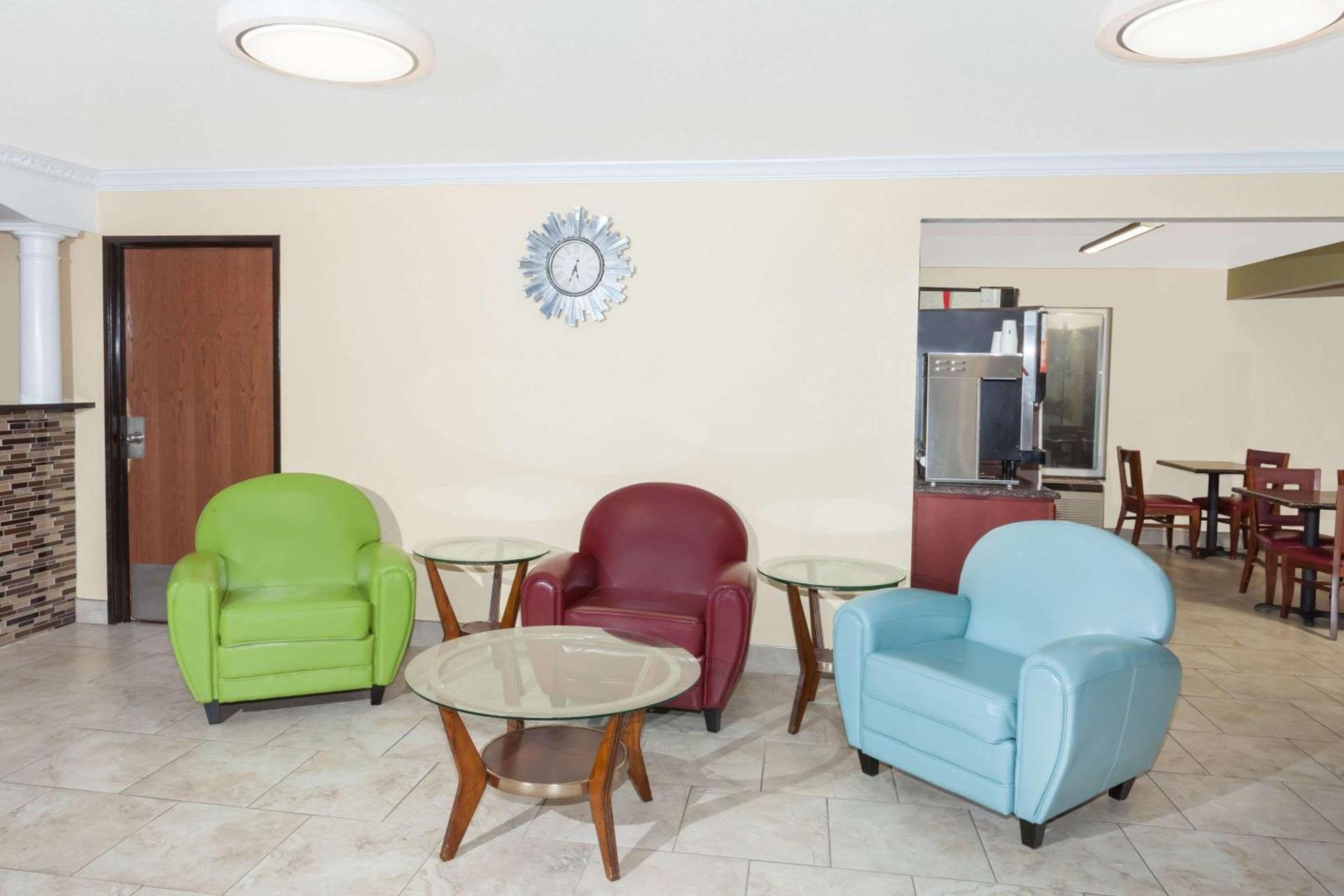 Days Inn by Wyndham Springfield photo 30