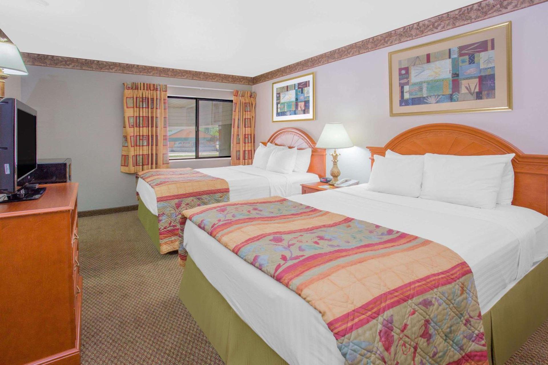 Days Inn by Wyndham Portage Cascade Mountain area photo 65