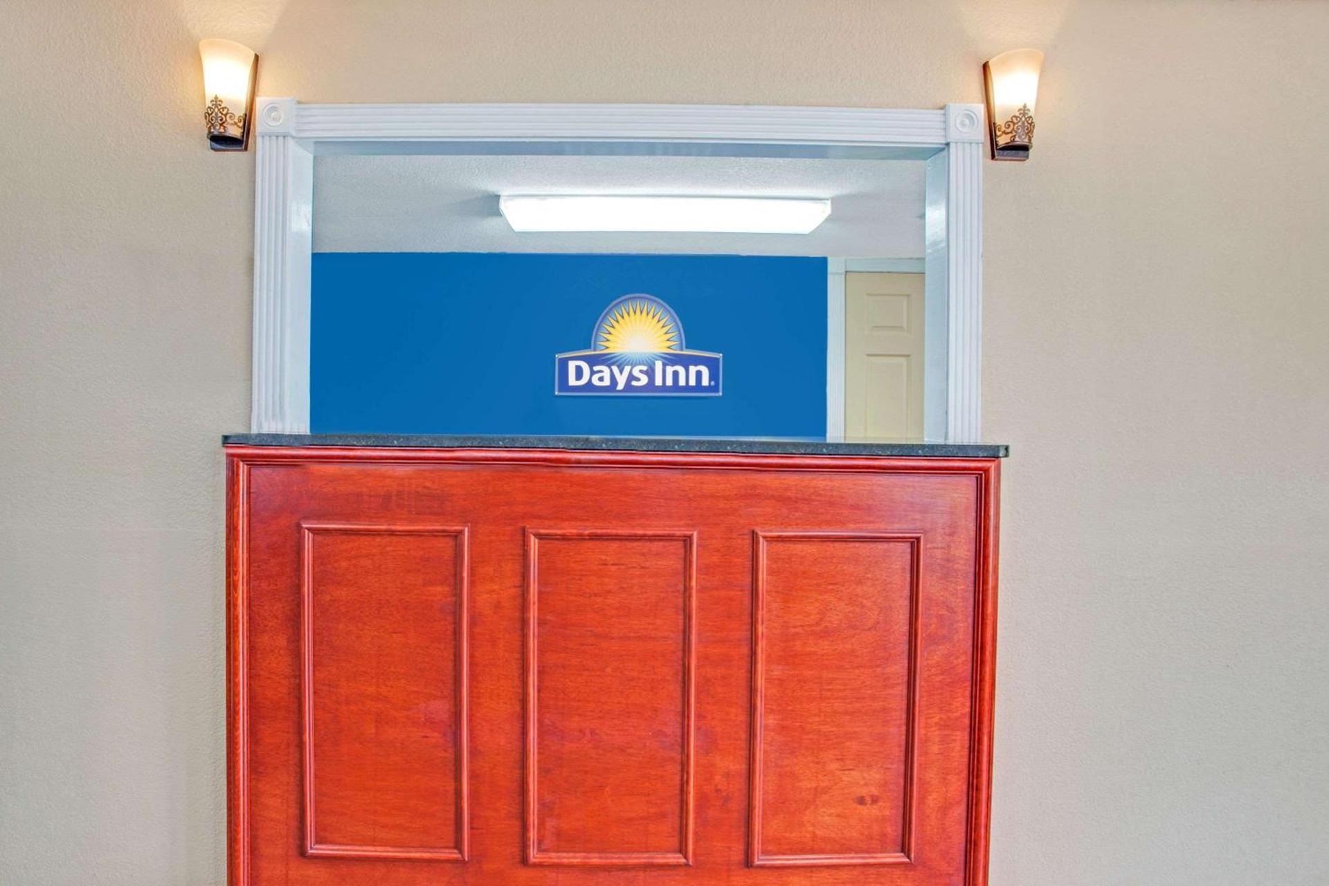 Days Inn by Wyndham Canton photo 3