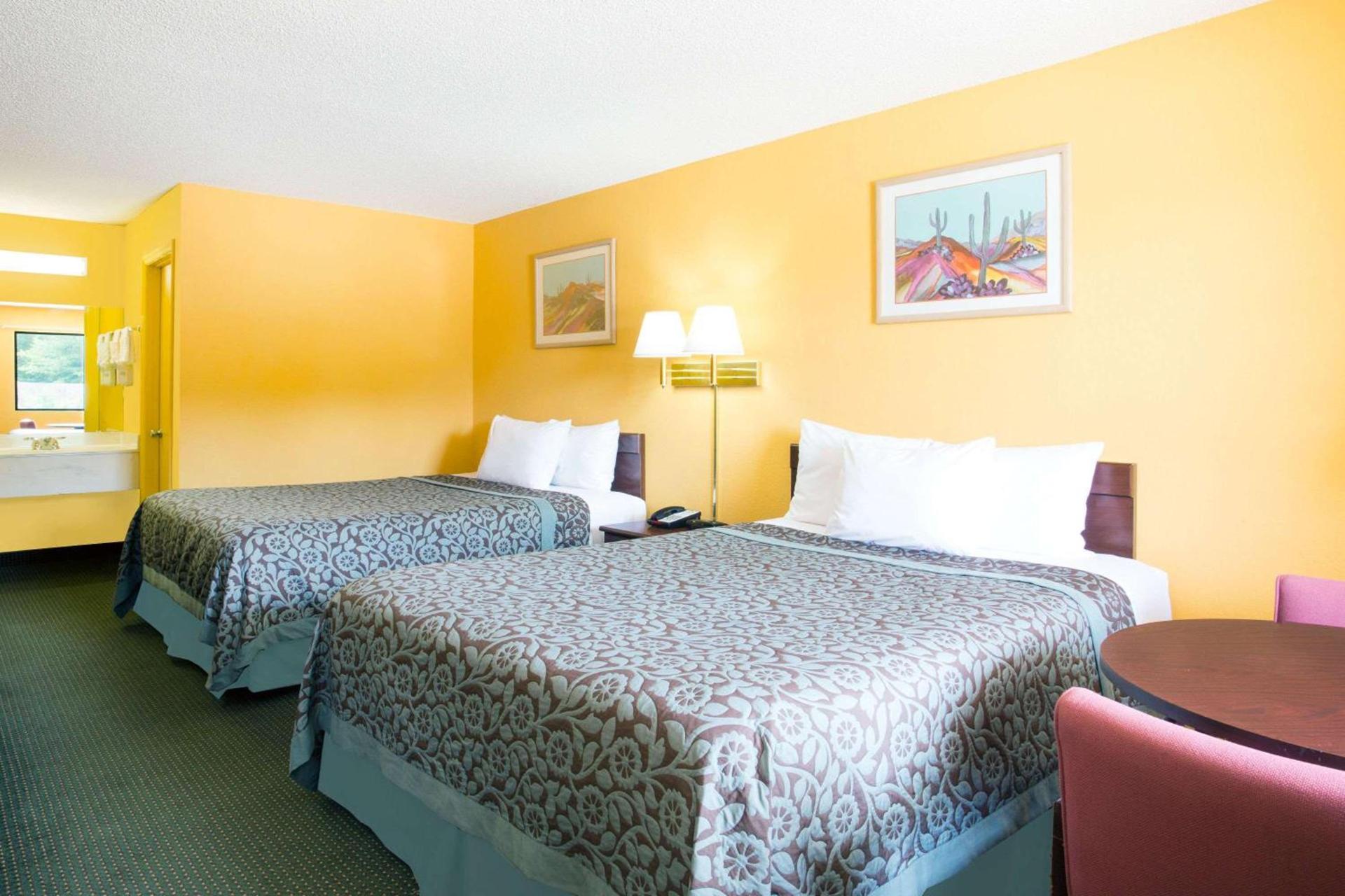 Days Inn by Wyndham Camilla photo 11