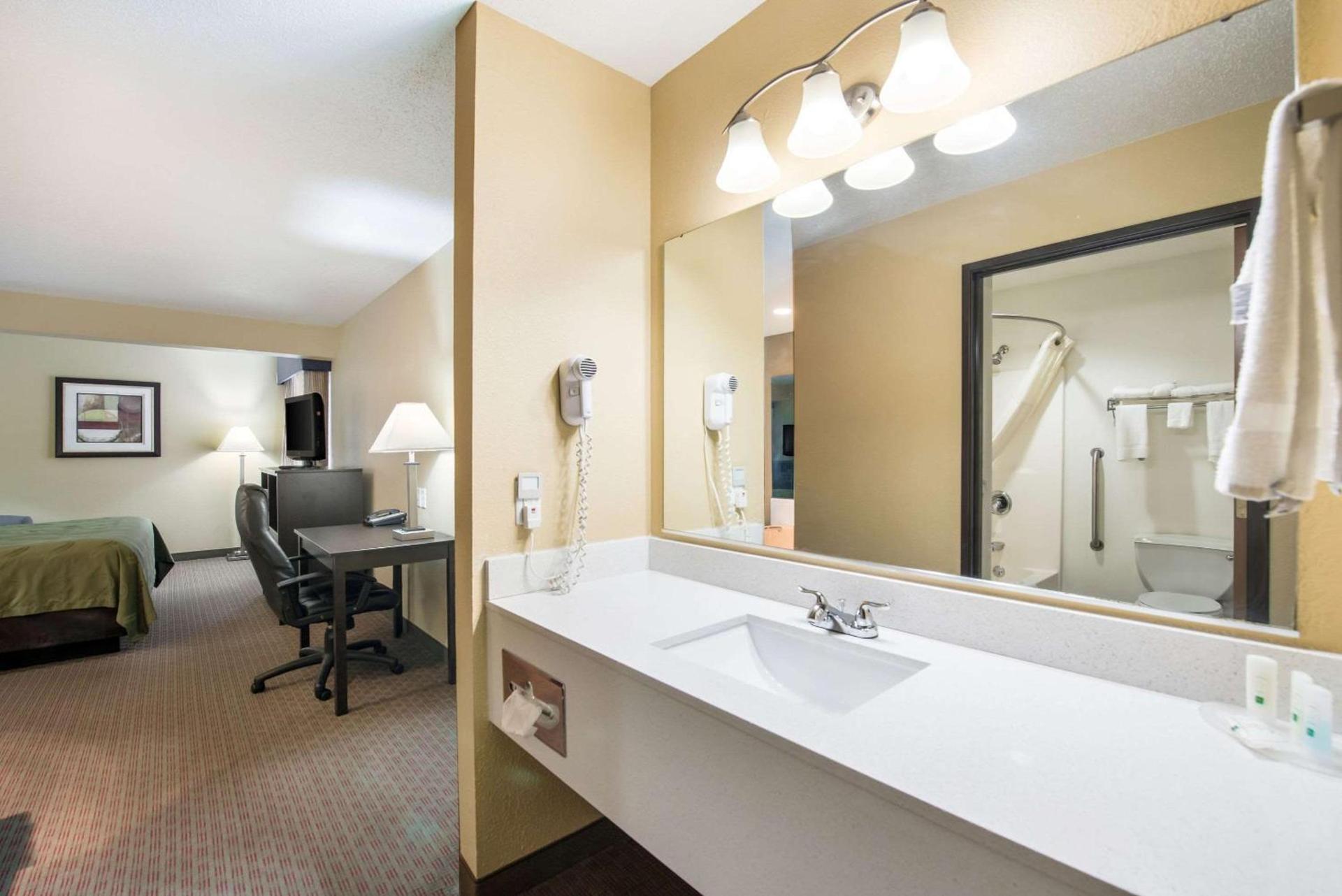 Quality Inn & Suites Menomonie photo 23