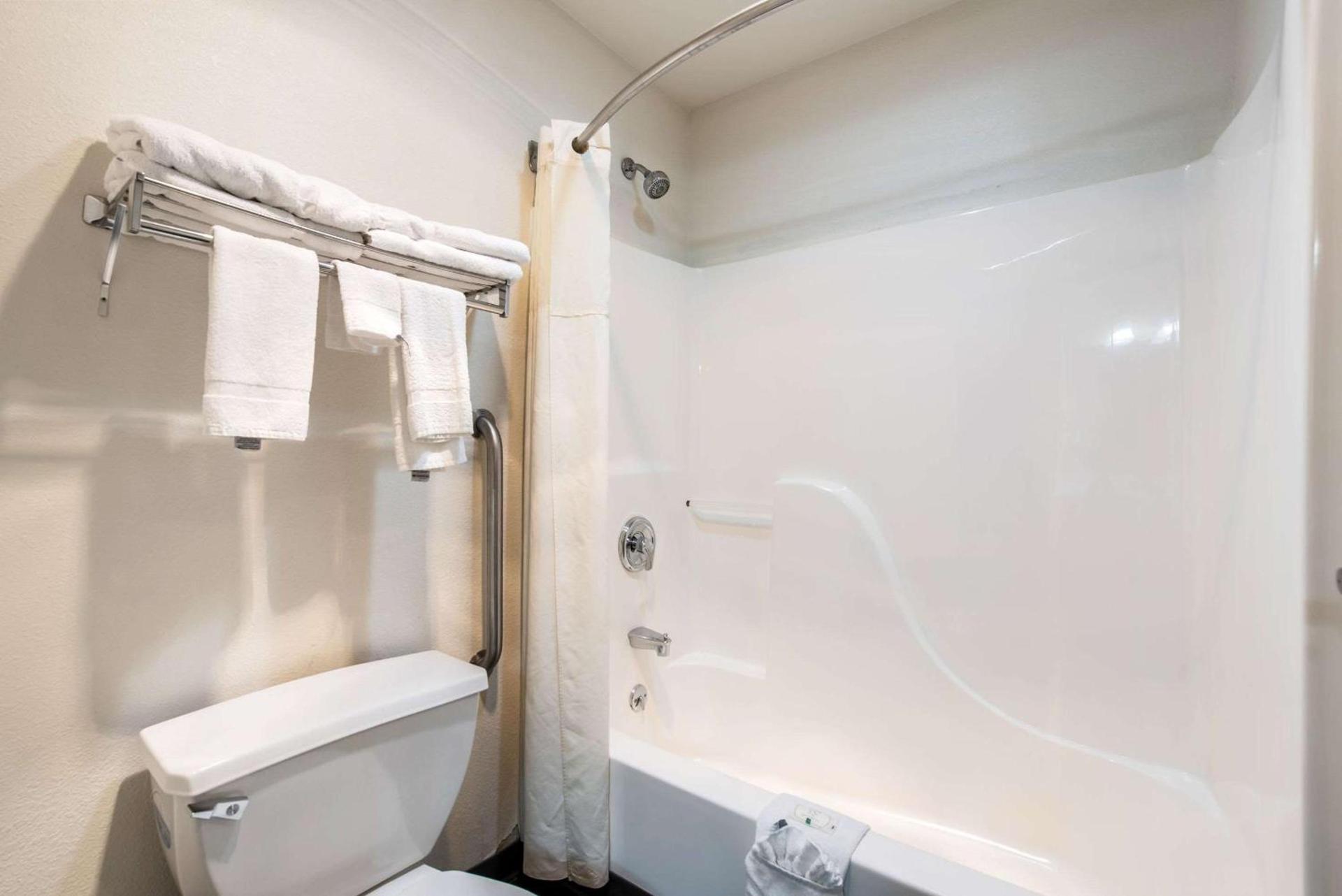 Quality Inn & Suites Menomonie photo 13