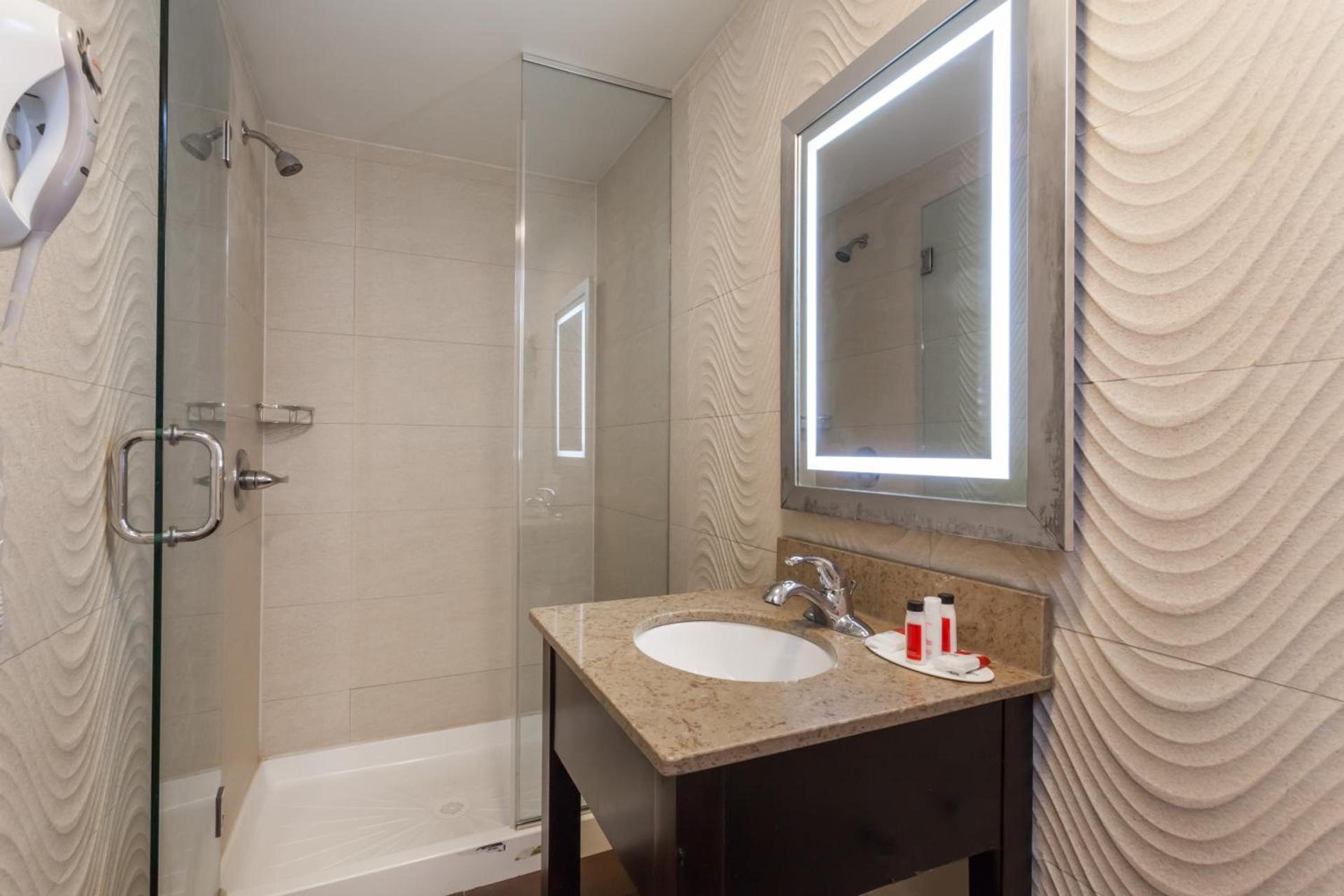 Travelodge by Wyndham South Hackensack photo 3