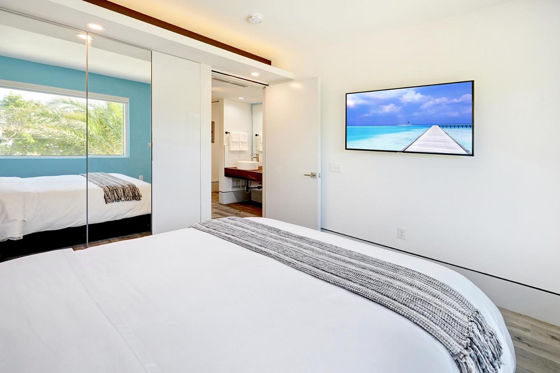 Ocean Treasure Beachside Suites photo 24