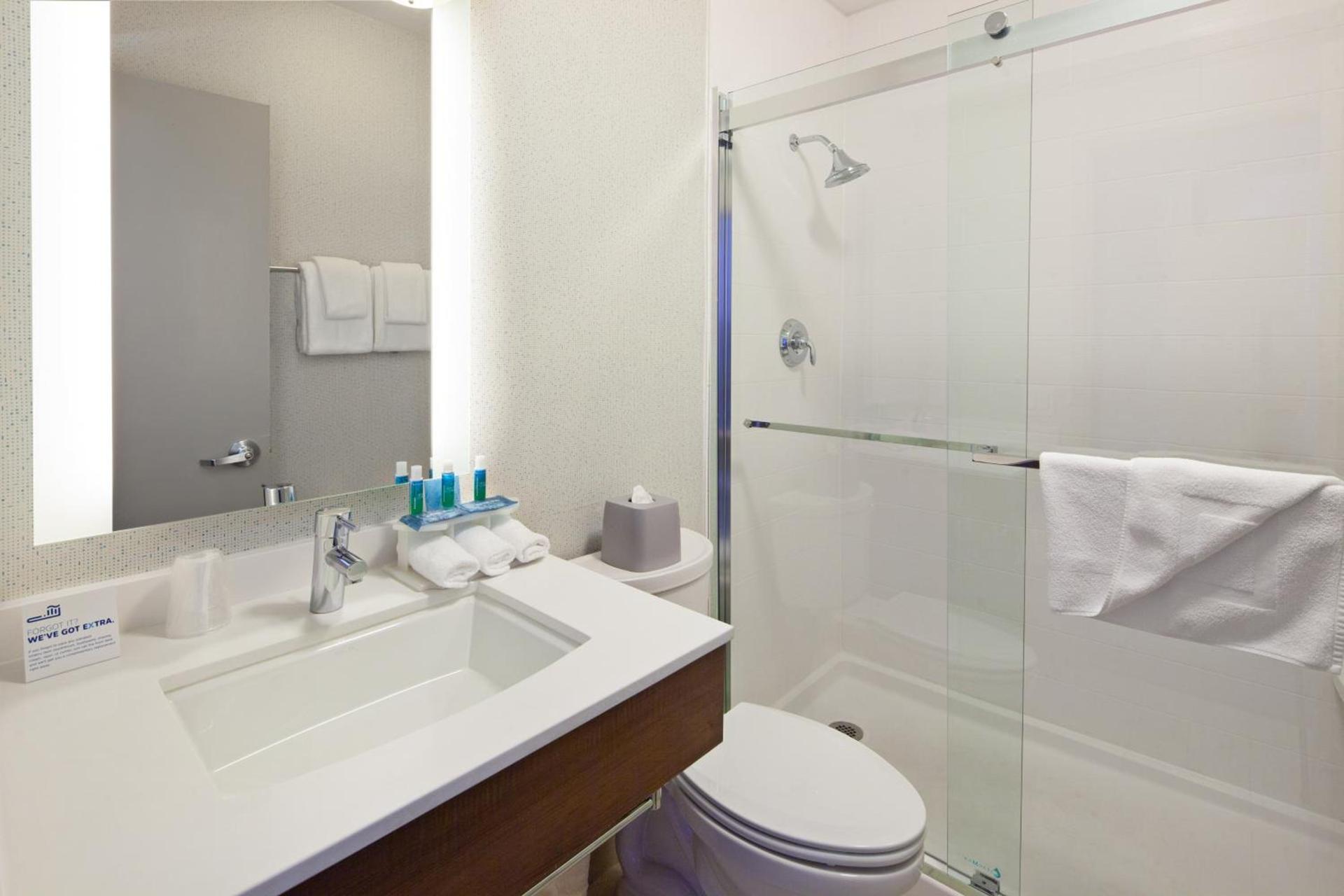 Holiday Inn Express Hotel & Suites San Diego-Escondido by IHG photo 2