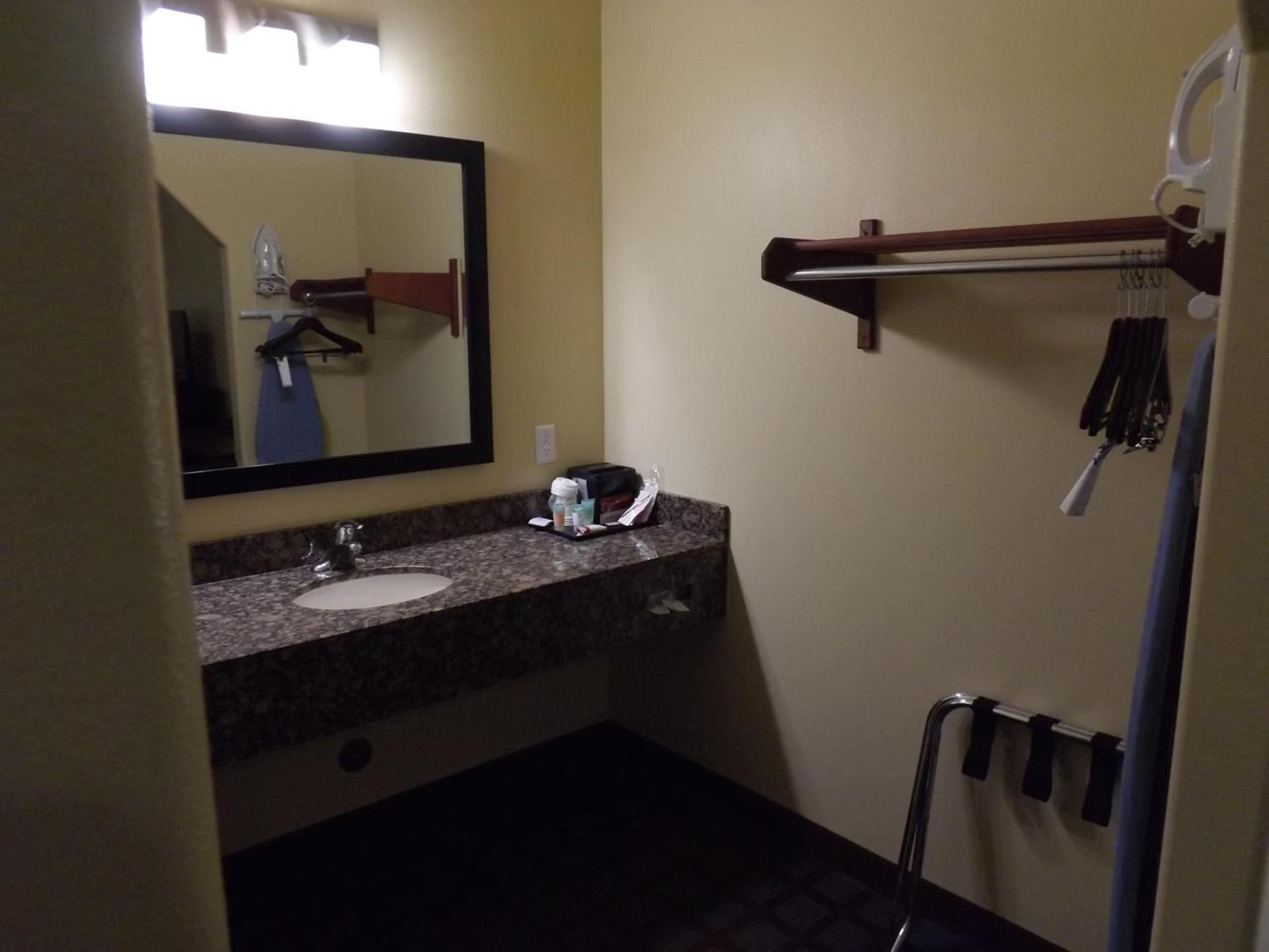 Sunriser Inn photo 14