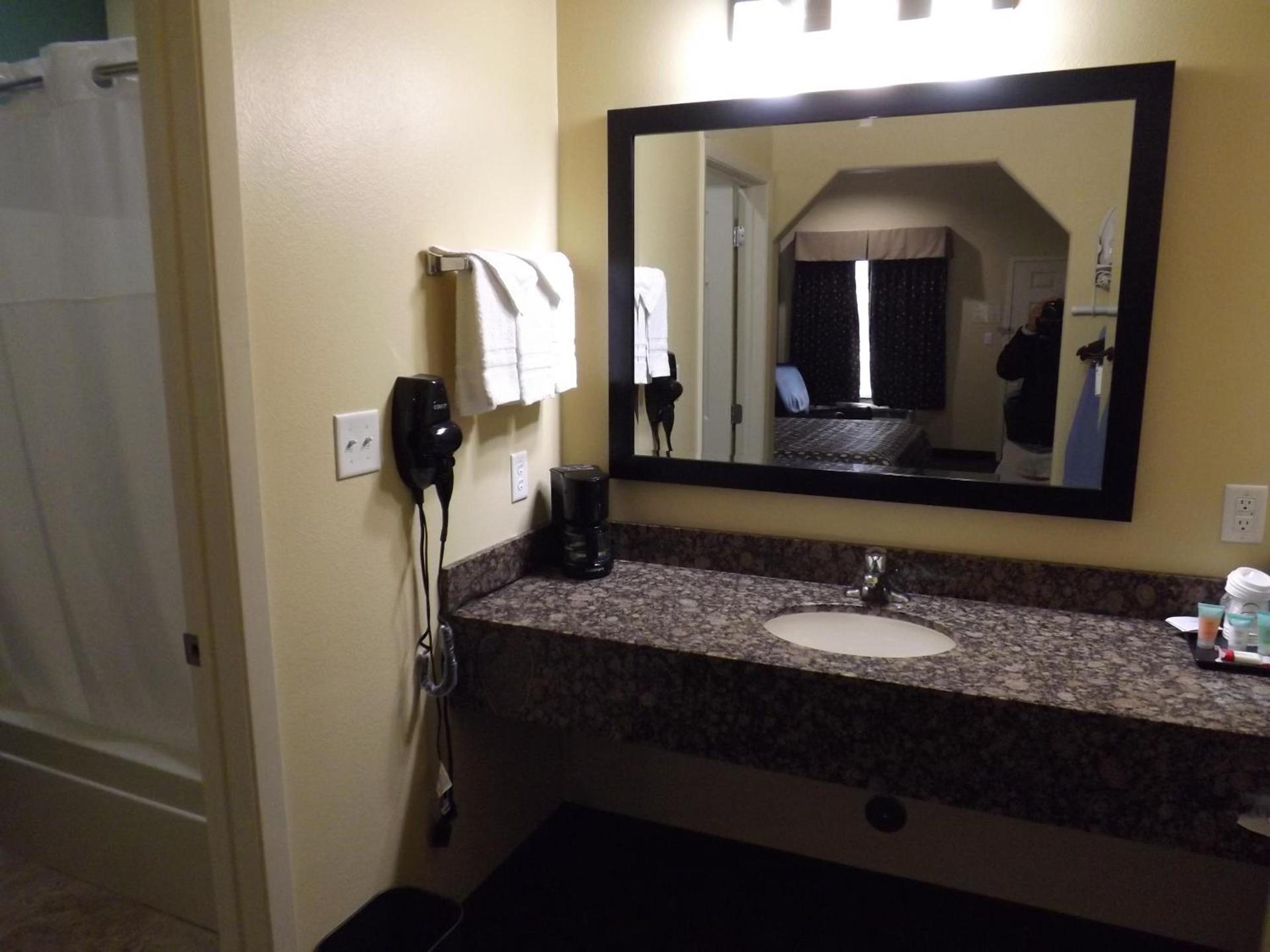 Sunriser Inn photo 13