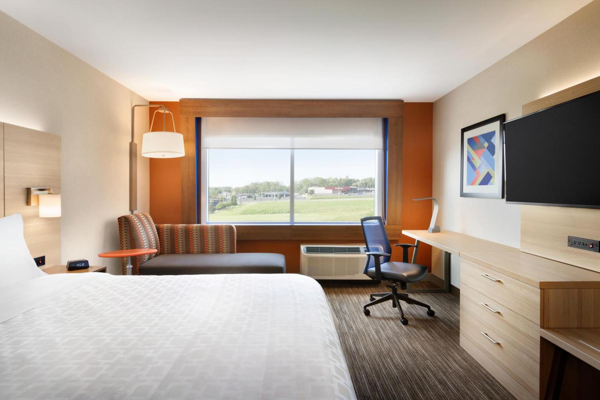 Holiday Inn Express & Suites Locust Grove by IHG photo 11