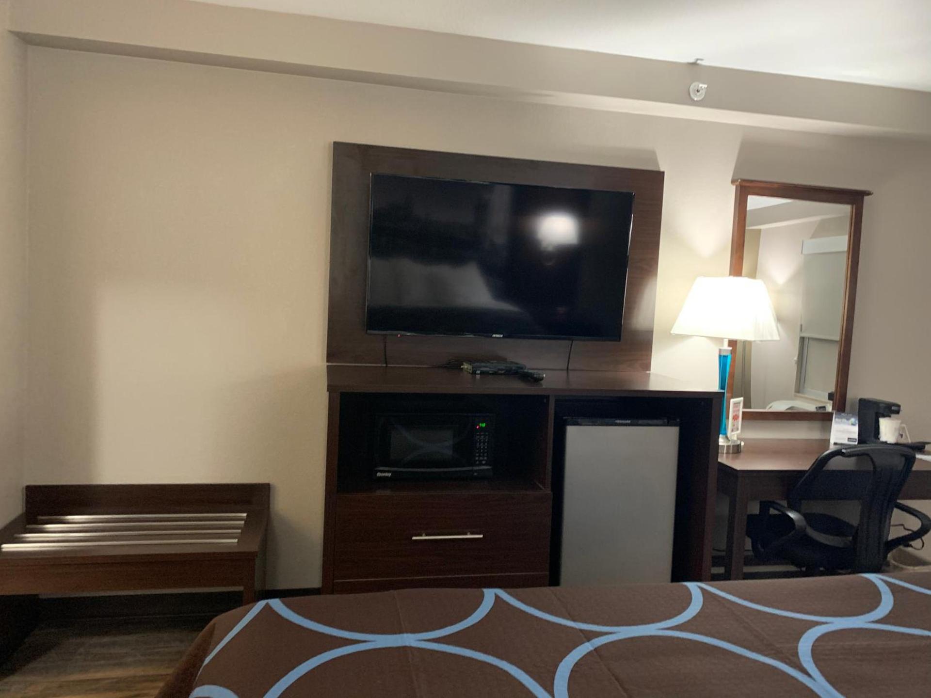 Super 8 by Wyndham Cookeville, TN photo 14