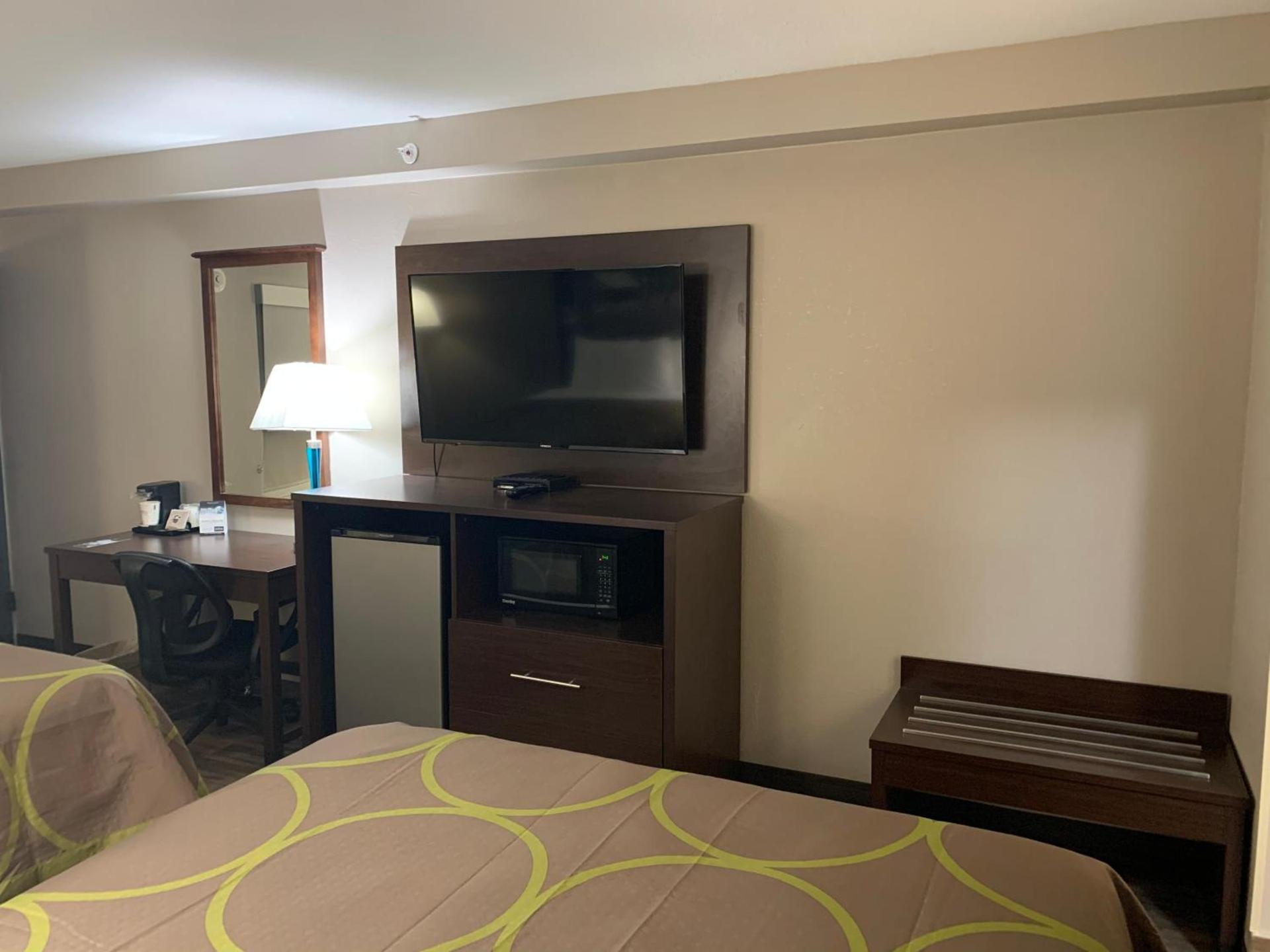 Super 8 by Wyndham Cookeville, TN photo 12