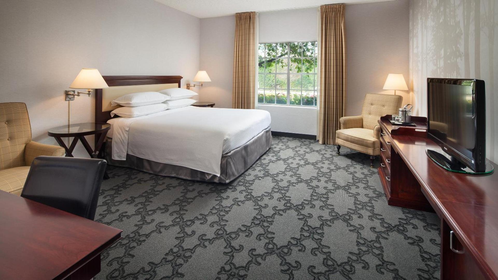 Anaheim Majestic Garden Hotel photo 12