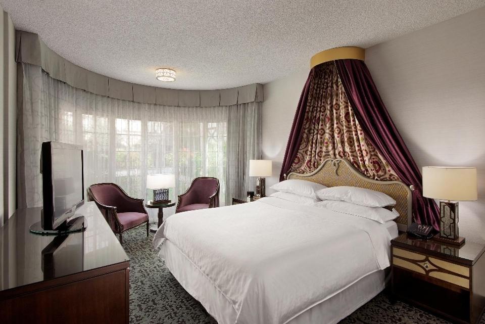 Anaheim Majestic Garden Hotel photo 8