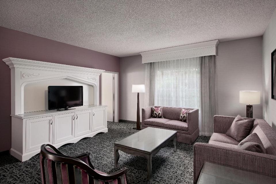 Anaheim Majestic Garden Hotel photo 7
