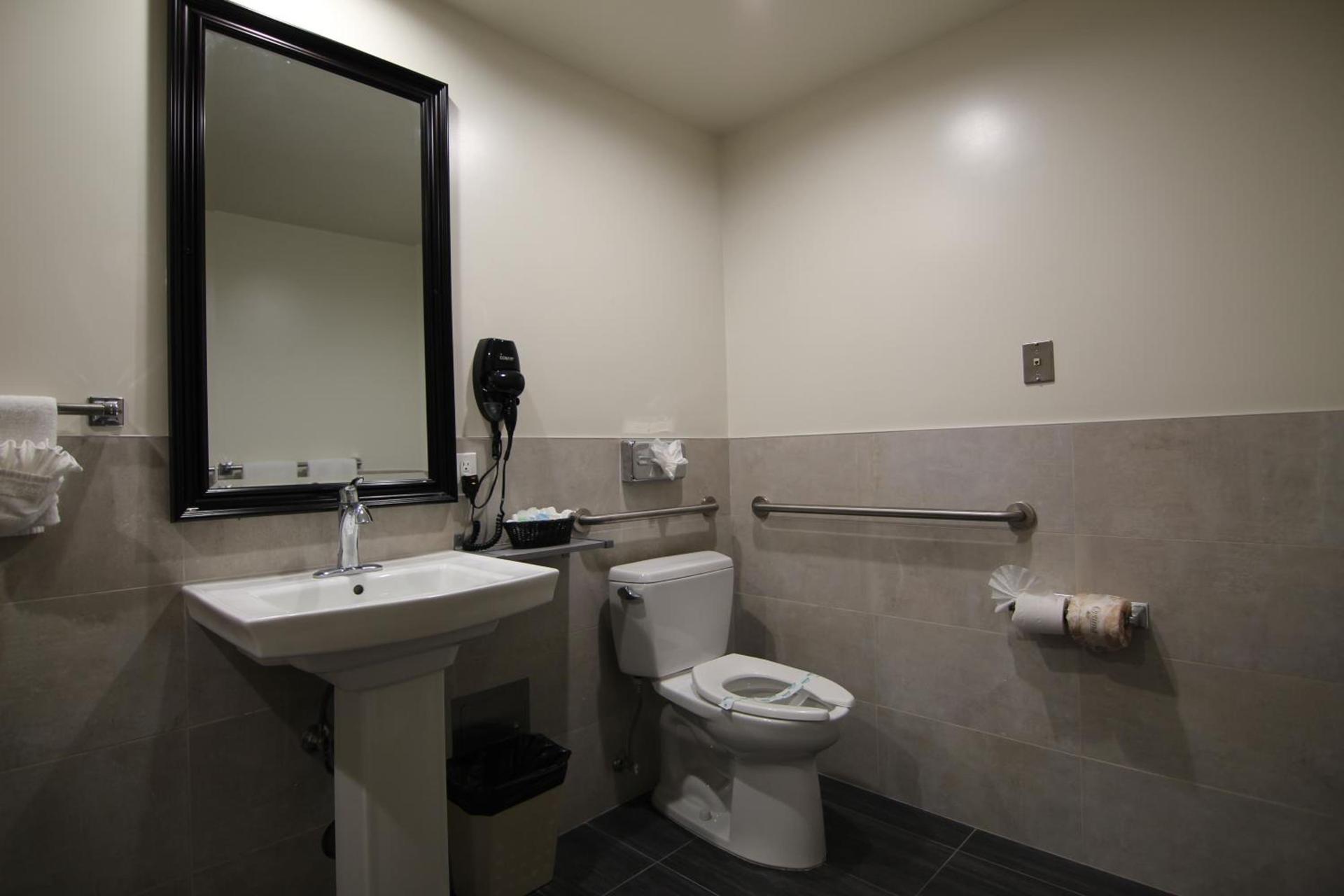 Dunes Inn - Wilshire photo 4