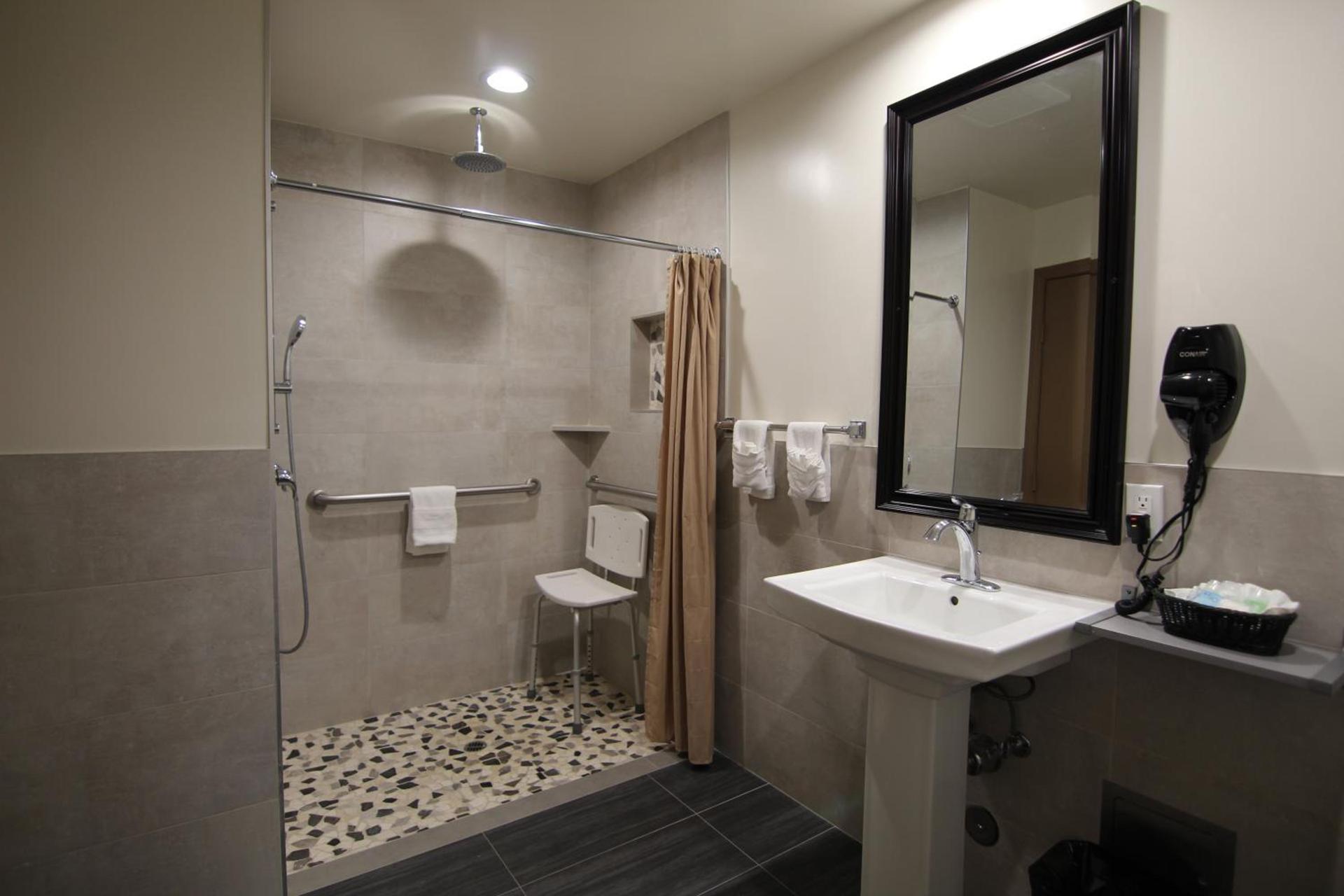 Dunes Inn - Wilshire photo 6