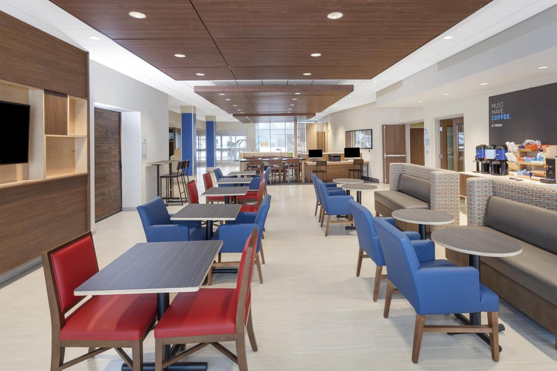 Holiday Inn Express & Suites - Hudson I-94 by IHG photo 29