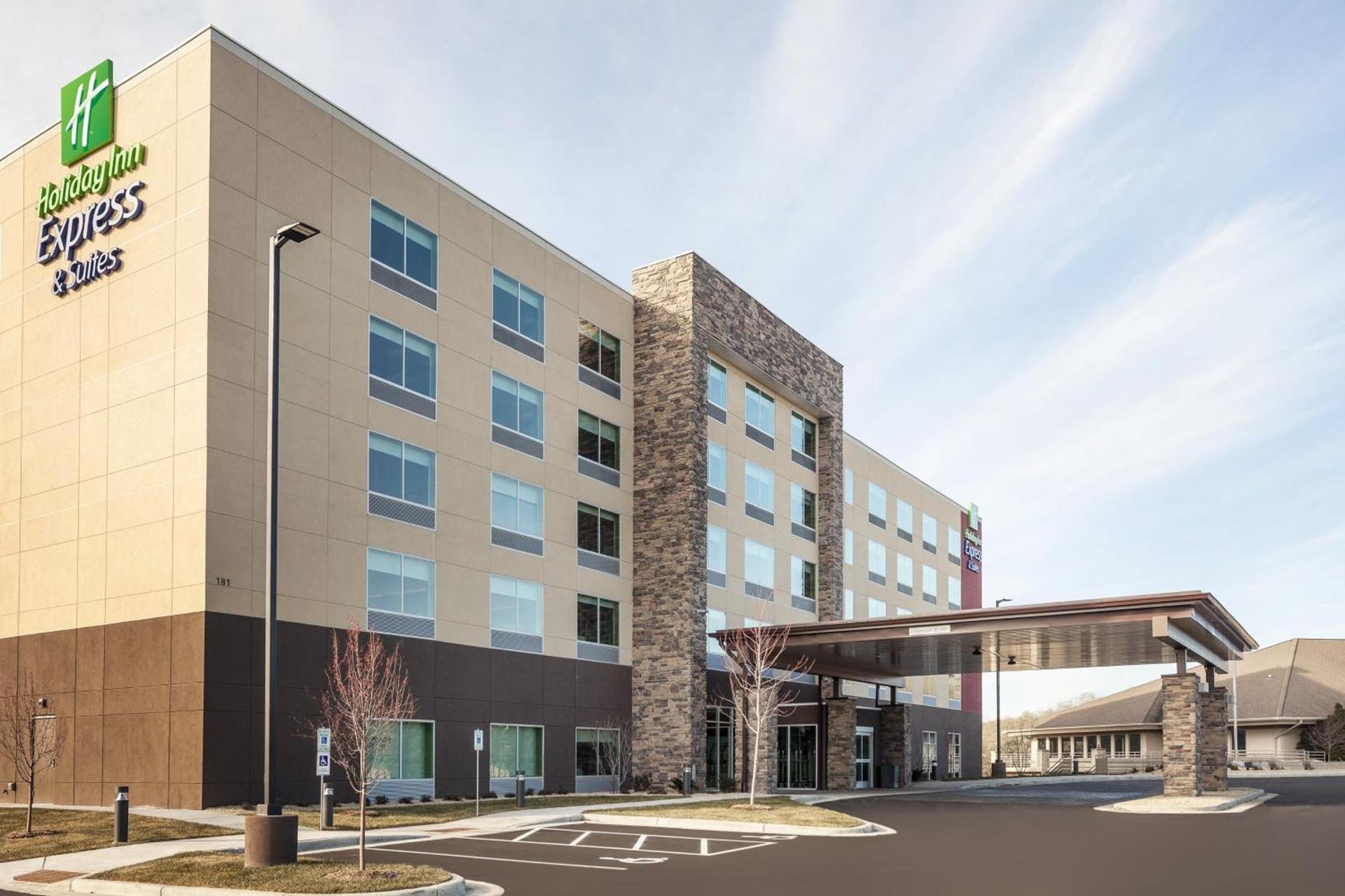 Holiday Inn Express & Suites - Hudson I-94 by IHG photo 40