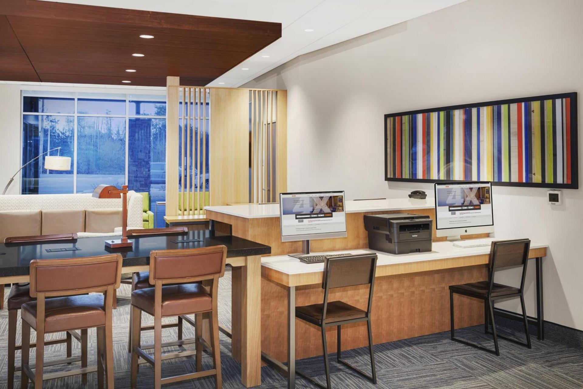 Holiday Inn Express & Suites - Hudson I-94 by IHG photo 45