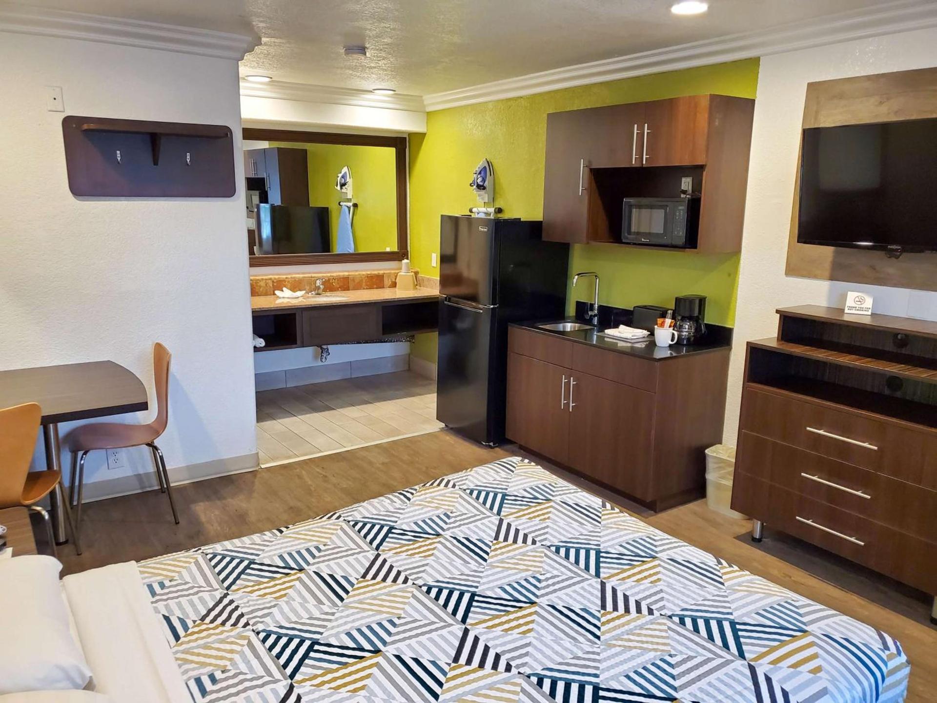 Studio 6-National City, CA - Naval Base San Diego photo 16