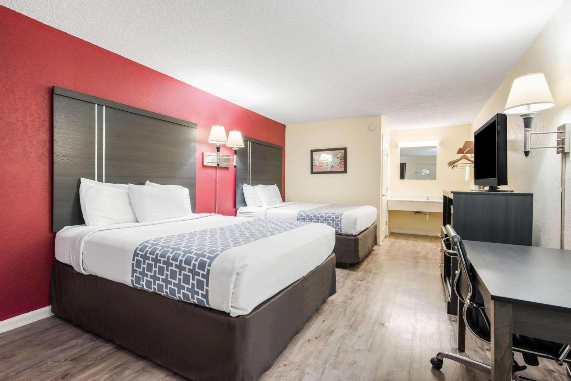 Econo Lodge Waynesville photo 15