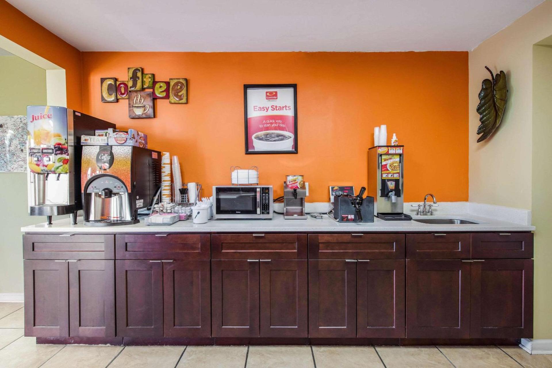 Econo Lodge Waynesville photo 12